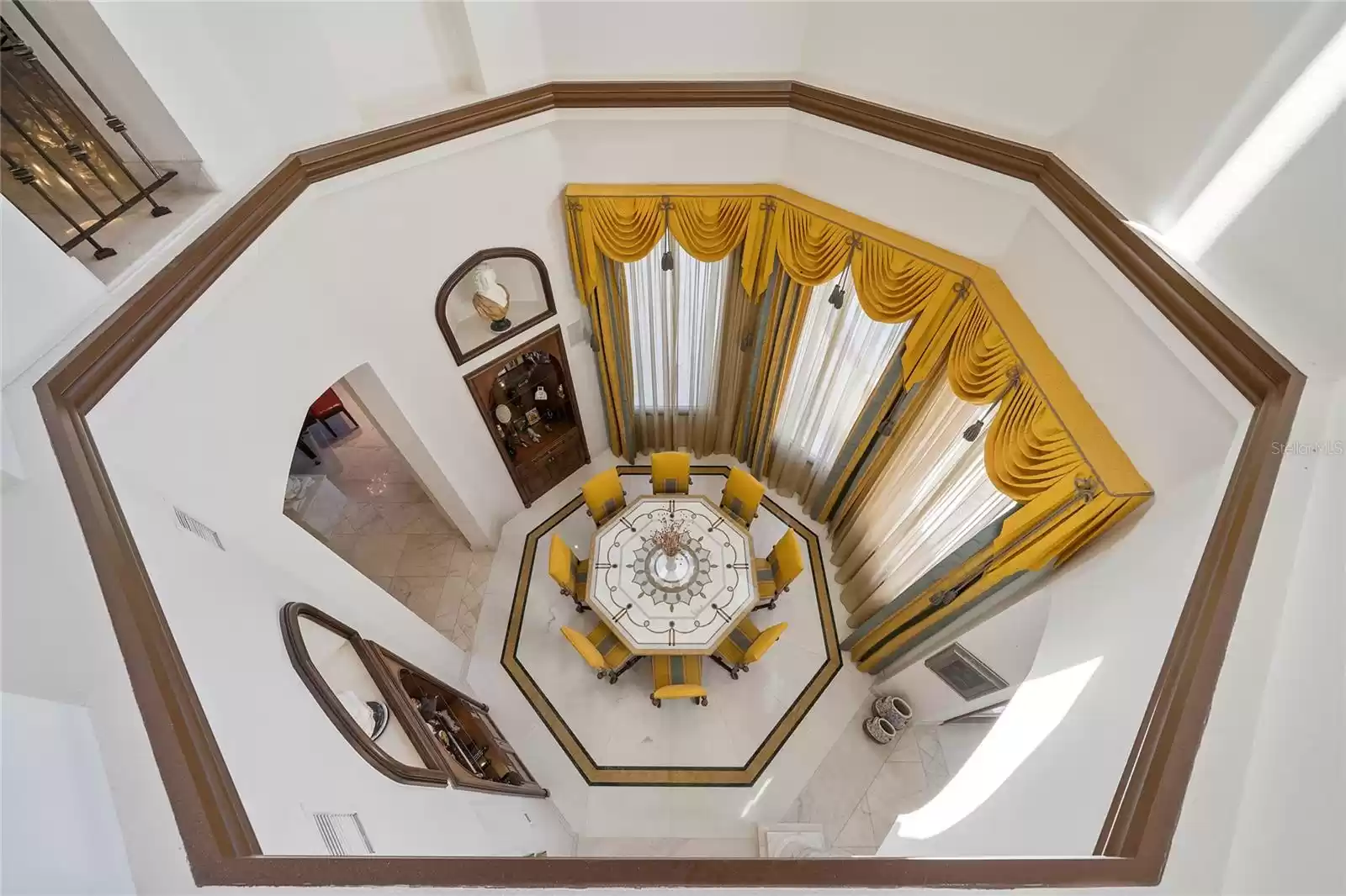 View of the breakfast room from upstairs