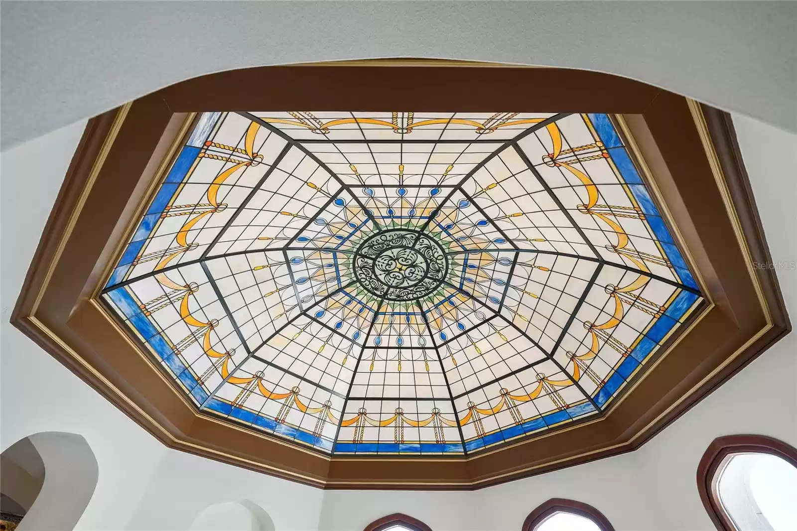 Italian crystal ceiling in breakfast room