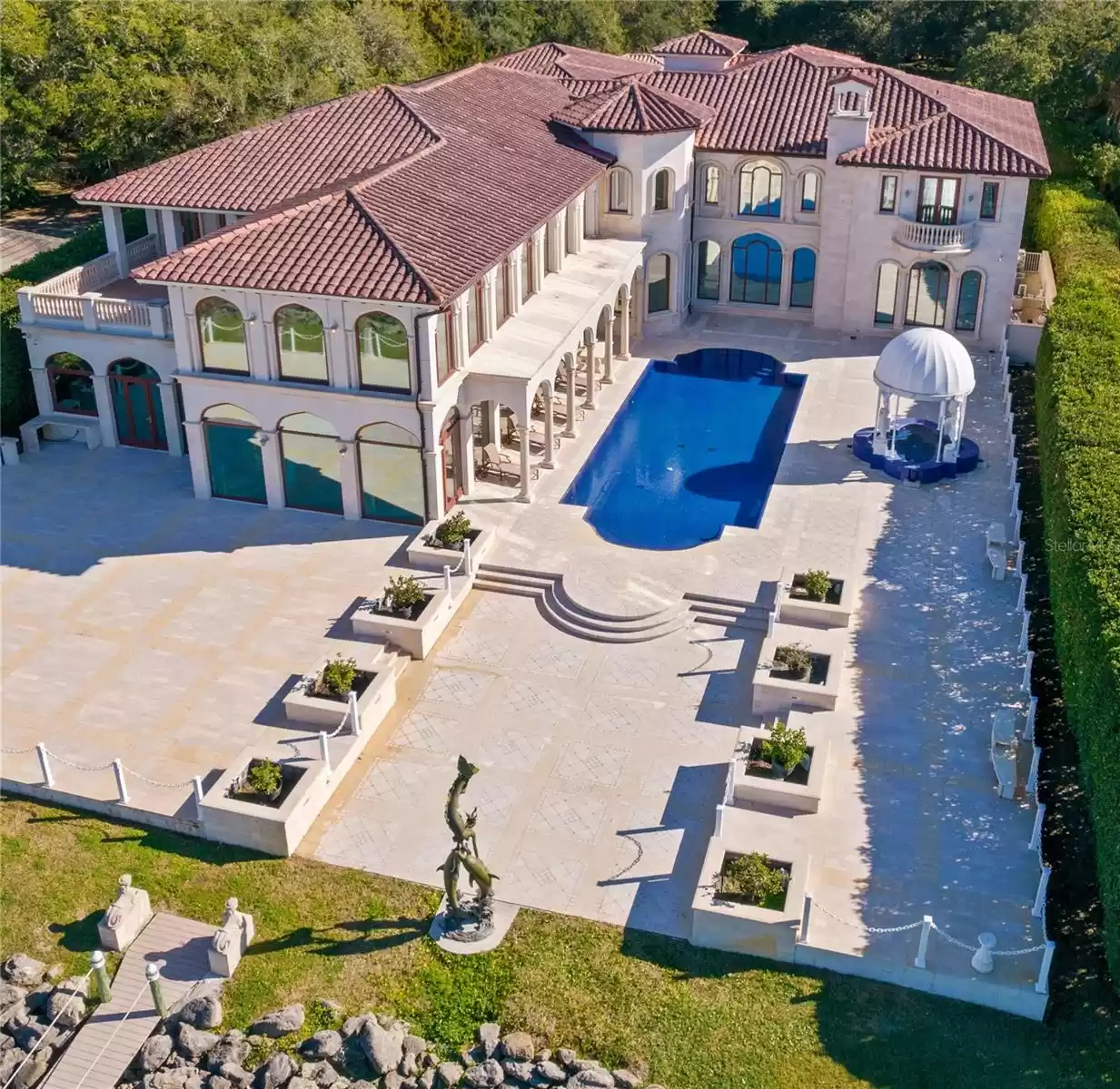 12,000 sq ft of Absolute Extravagance!