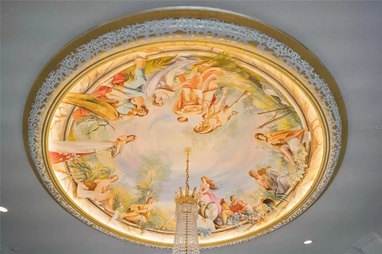 Breathtakingly designed dome ceiling