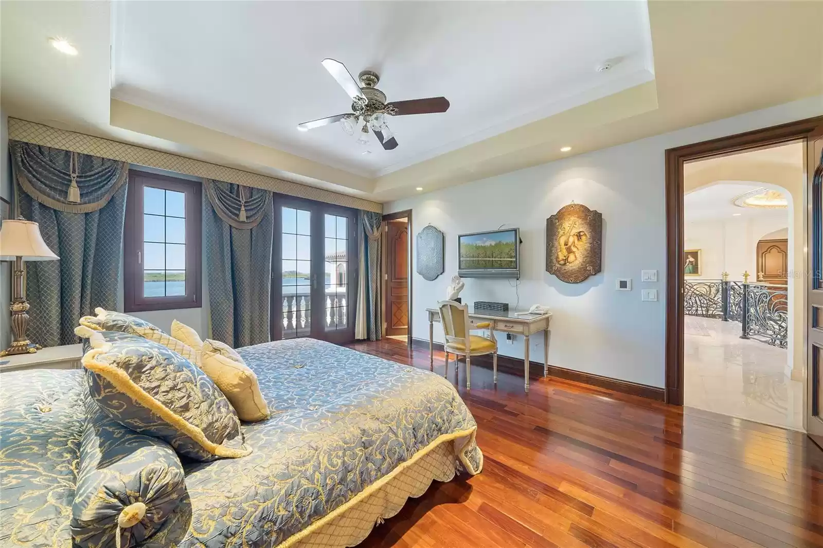 Guest room, complete with balcony and en-suite restroom