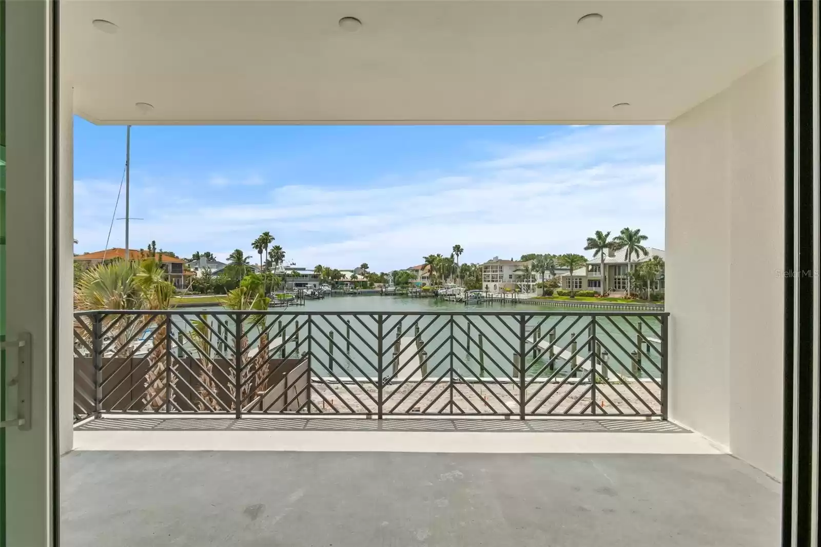 The generously sized and open balcony has great views of the larger canal and Tampa Bay. Enjoy wonderful sunrise while waking up with coffee or tea before you go out boating.