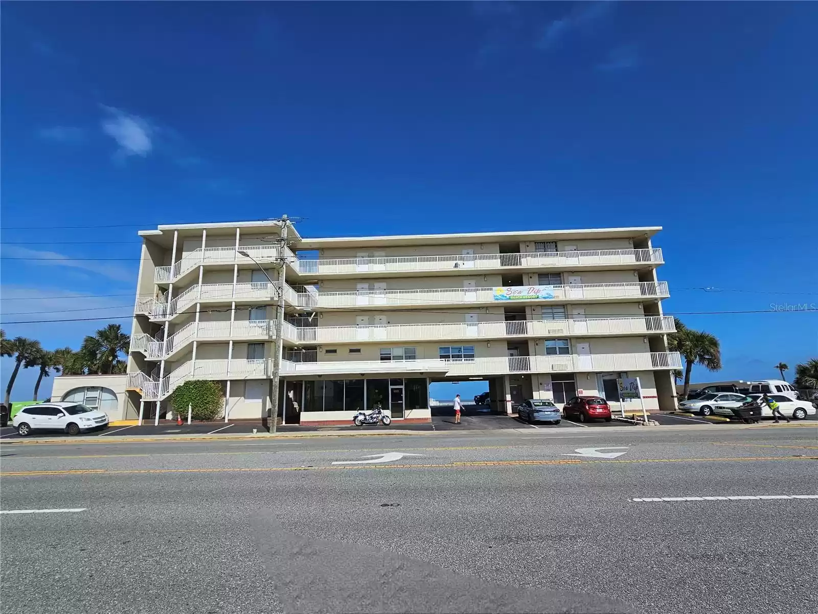 1233 ATLANTIC AVENUE, DAYTONA BEACH, Florida 32118, 1 Bedroom Bedrooms, ,1 BathroomBathrooms,Residential,For Sale,ATLANTIC,MFRO6125482