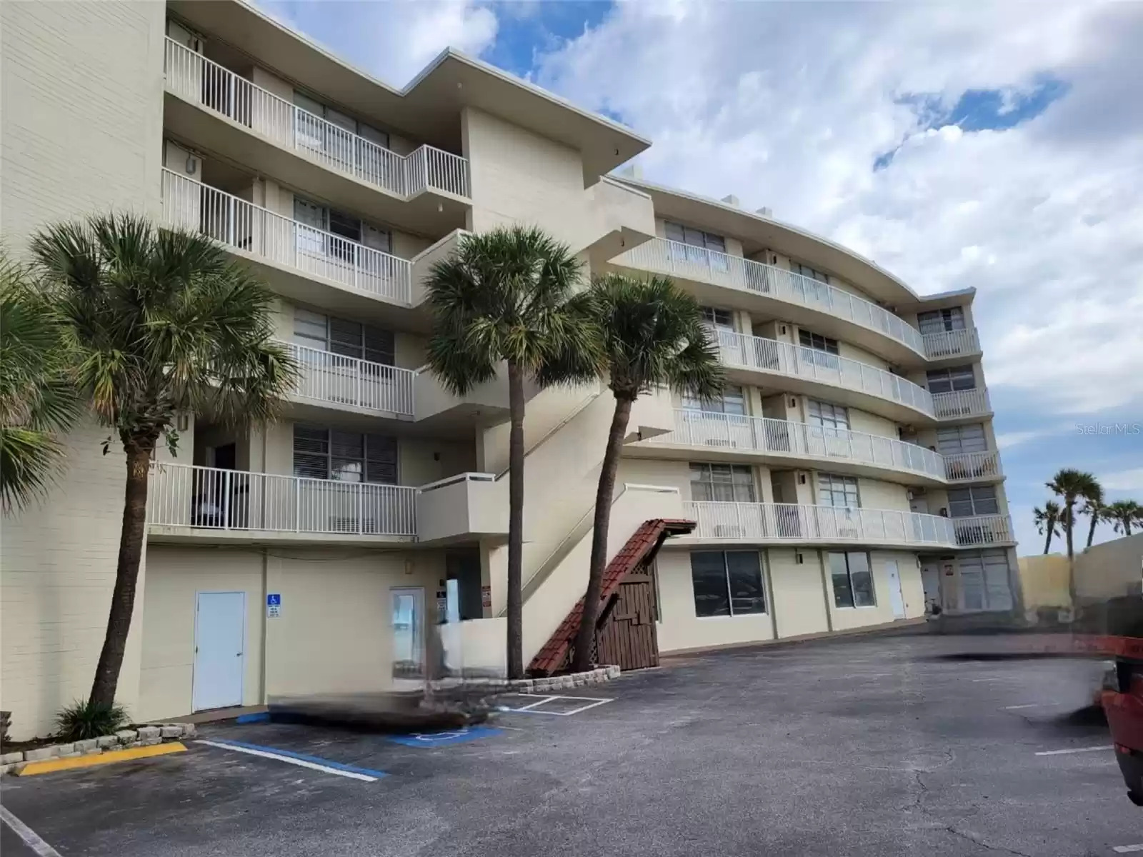 1233 ATLANTIC AVENUE, DAYTONA BEACH, Florida 32118, 1 Bedroom Bedrooms, ,1 BathroomBathrooms,Residential,For Sale,ATLANTIC,MFRO6125482