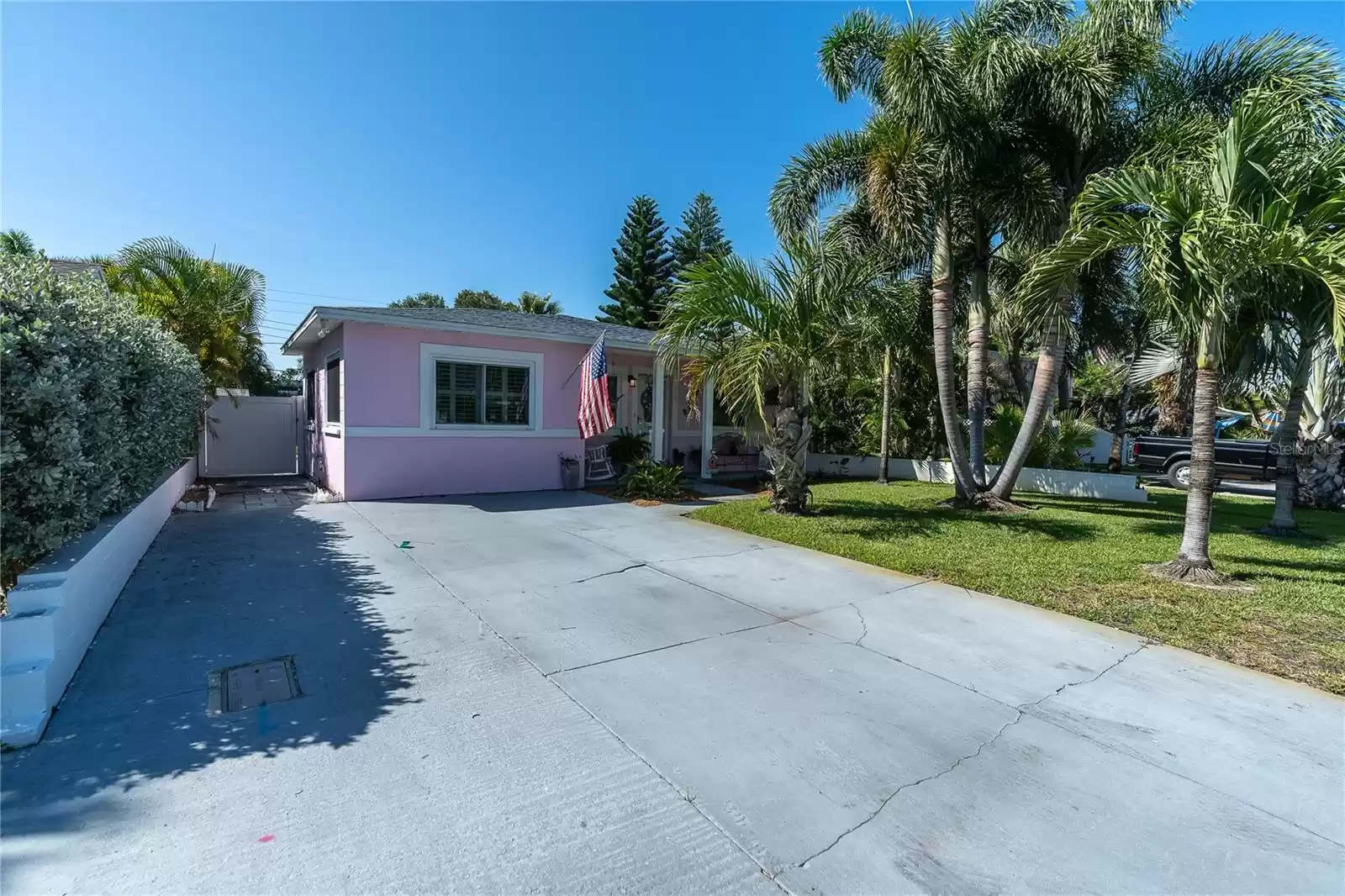 528 77TH AVENUE, ST PETE BEACH, Florida 33706, 3 Bedrooms Bedrooms, ,2 BathroomsBathrooms,Residential Lease,For Rent,77TH,MFRU8208789