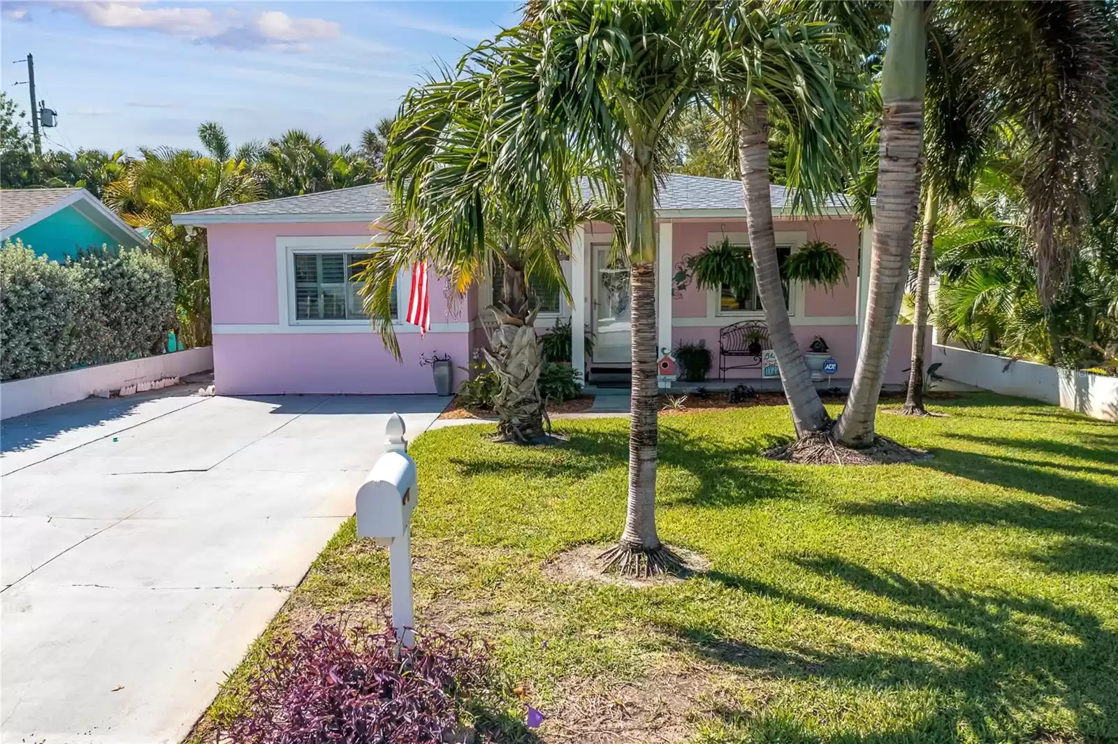 528 77TH AVENUE, ST PETE BEACH, Florida 33706, 3 Bedrooms Bedrooms, ,2 BathroomsBathrooms,Residential Lease,For Rent,77TH,MFRU8208789