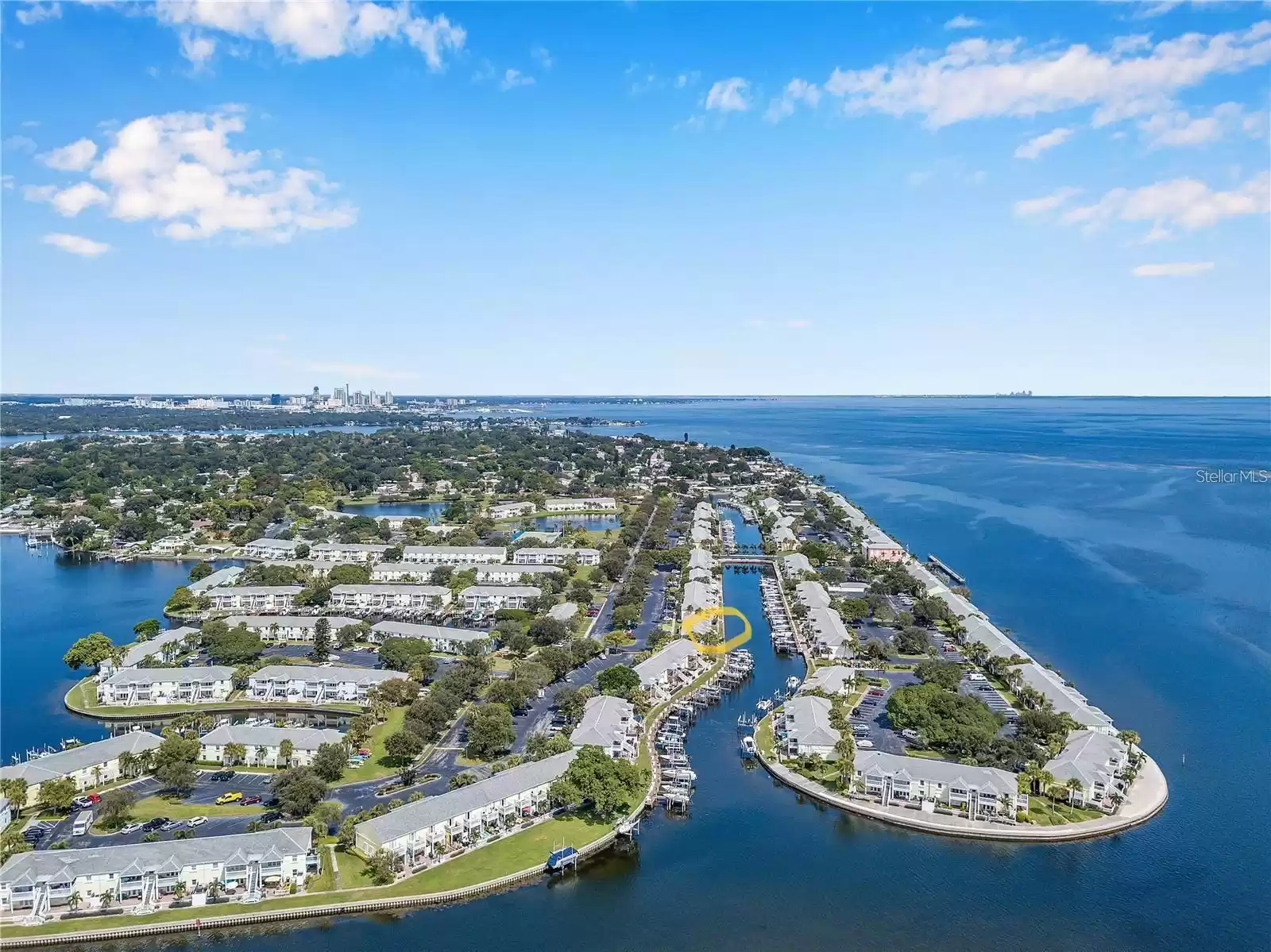 5164 BEACH DRIVE, ST PETERSBURG, Florida 33705, 1 Bedroom Bedrooms, ,1 BathroomBathrooms,Residential Lease,For Rent,BEACH,MFRU8109994