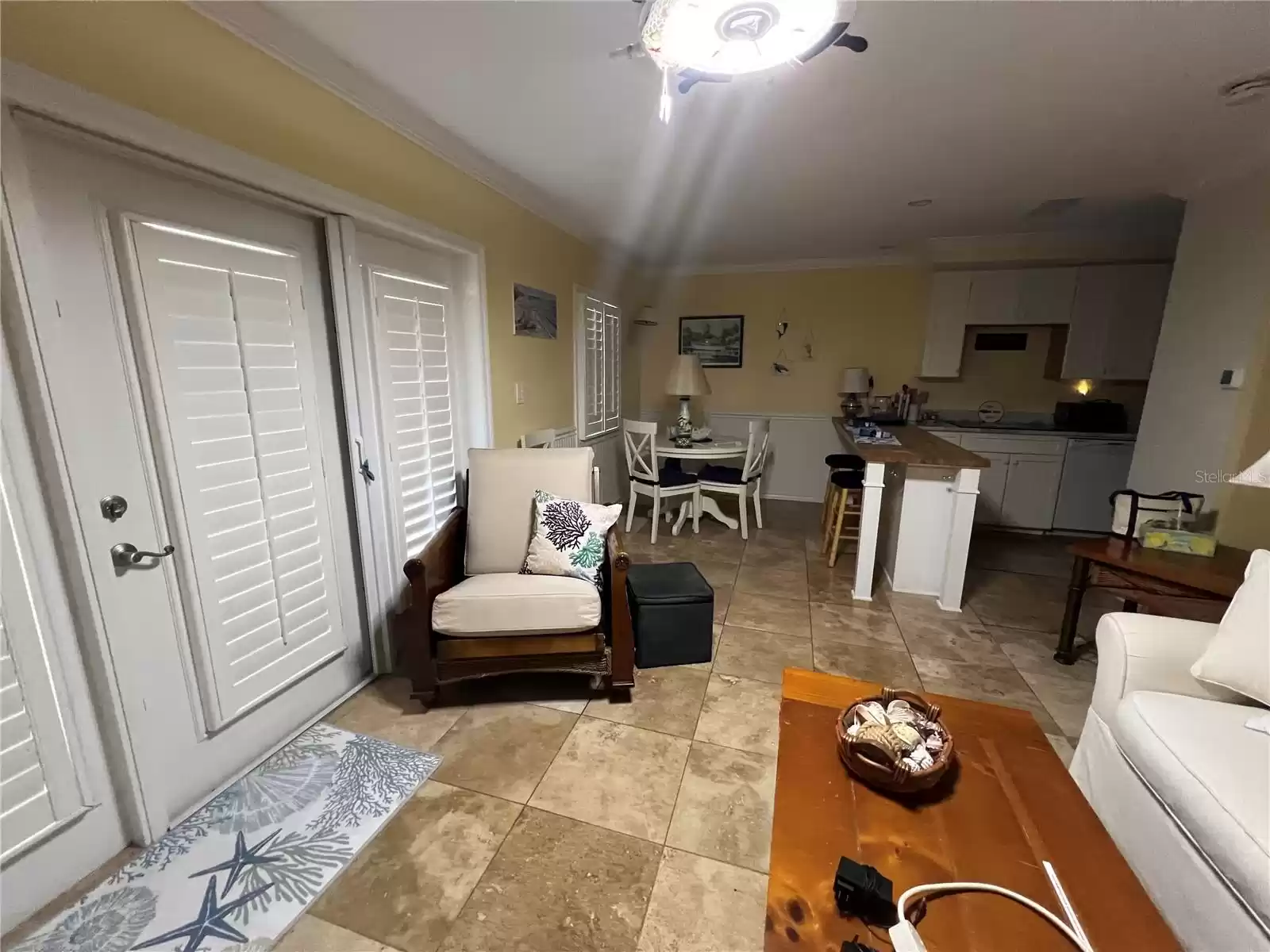 5164 BEACH DRIVE, ST PETERSBURG, Florida 33705, 1 Bedroom Bedrooms, ,1 BathroomBathrooms,Residential Lease,For Rent,BEACH,MFRU8109994