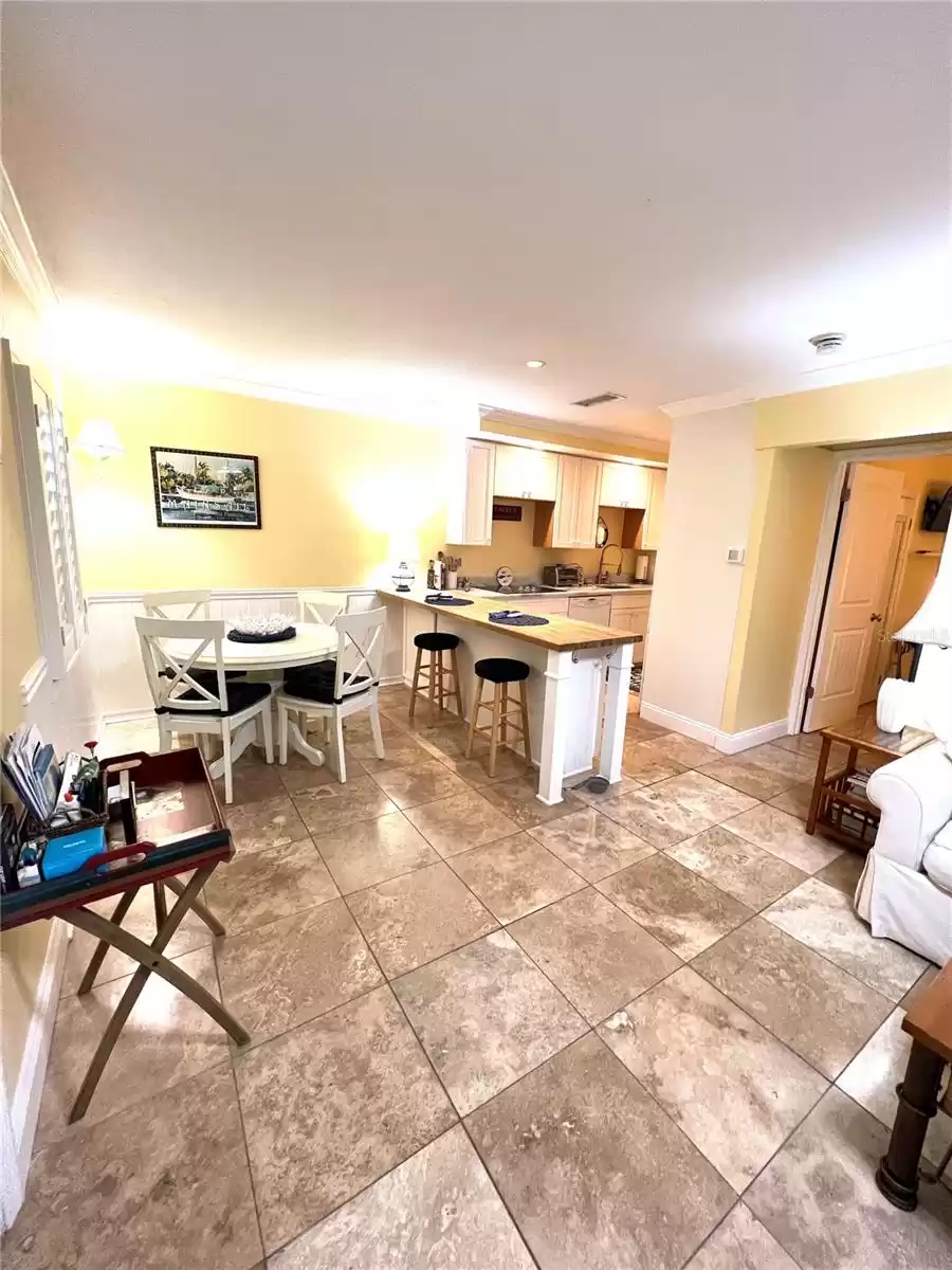 5164 BEACH DRIVE, ST PETERSBURG, Florida 33705, 1 Bedroom Bedrooms, ,1 BathroomBathrooms,Residential Lease,For Rent,BEACH,MFRU8109994