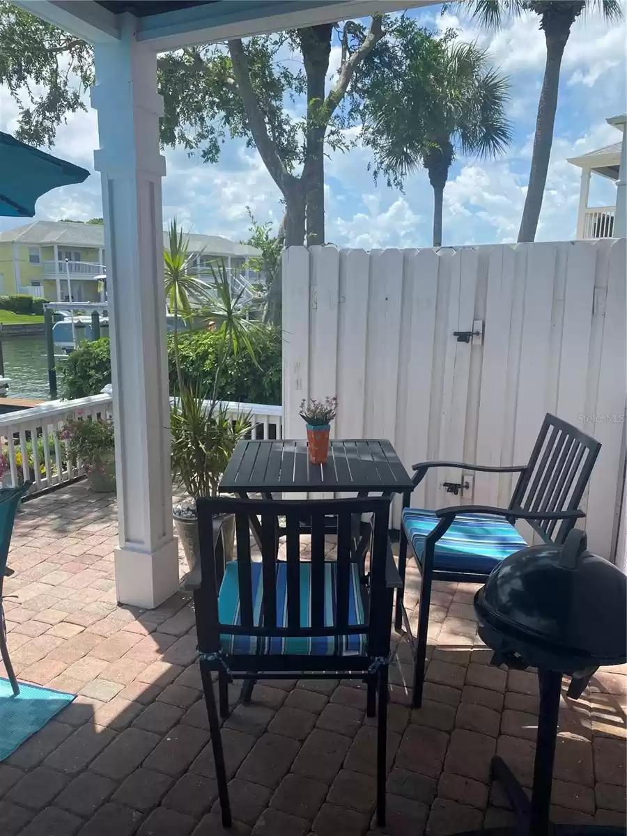 5164 BEACH DRIVE, ST PETERSBURG, Florida 33705, 1 Bedroom Bedrooms, ,1 BathroomBathrooms,Residential Lease,For Rent,BEACH,MFRU8109994