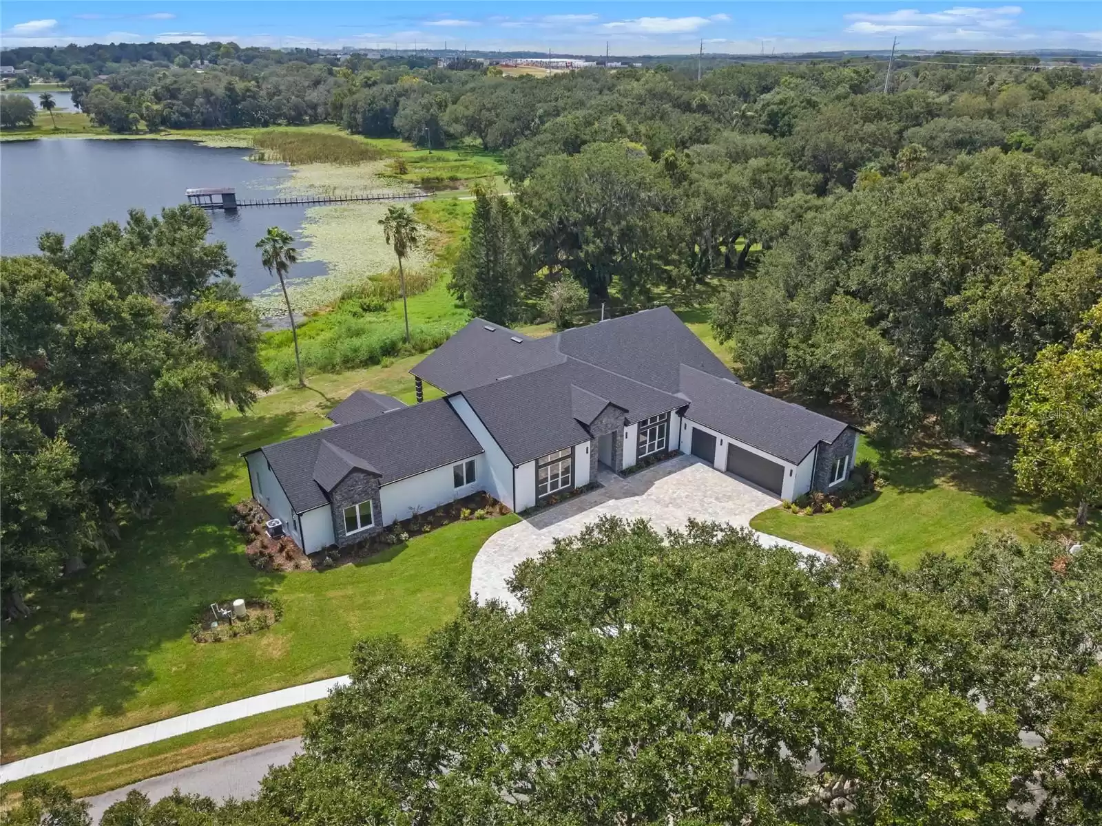 260 DEER ISLE DRIVE, WINTER GARDEN, Florida 34787, 4 Bedrooms Bedrooms, ,4 BathroomsBathrooms,Residential,For Sale,DEER ISLE,MFRO6135342