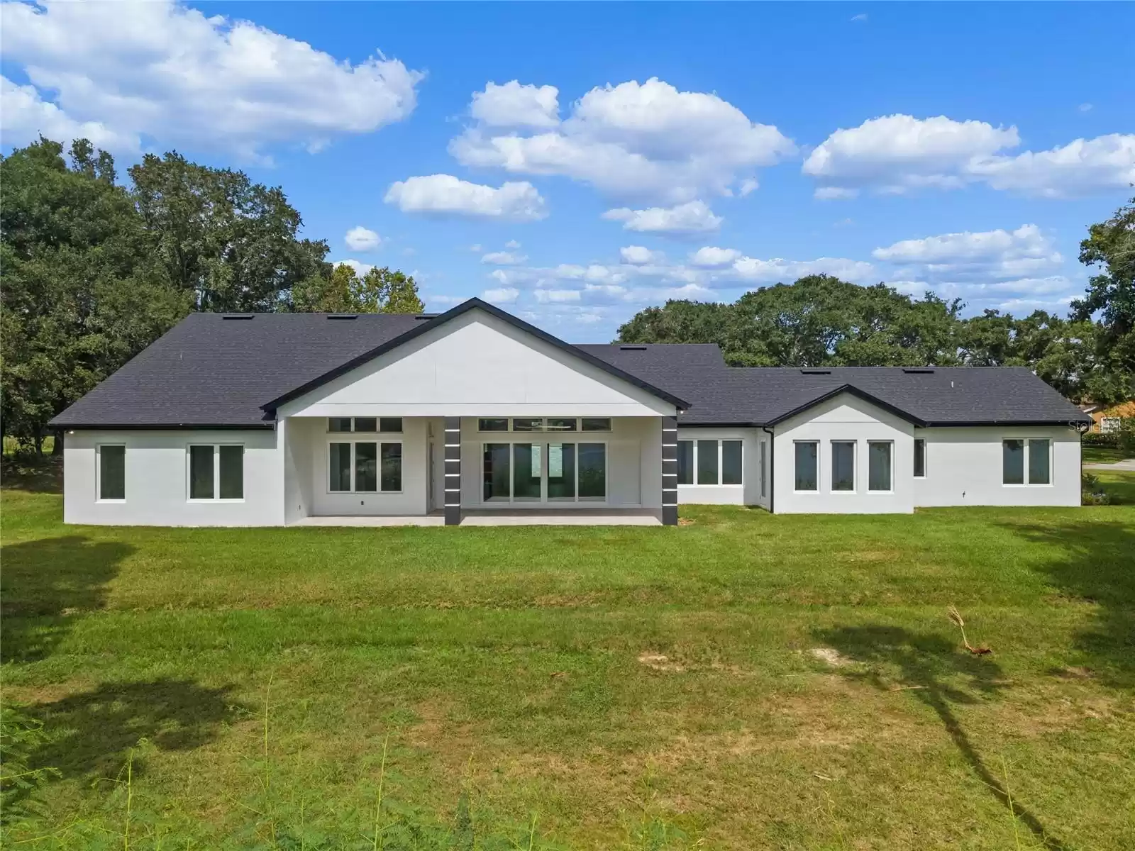 260 DEER ISLE DRIVE, WINTER GARDEN, Florida 34787, 4 Bedrooms Bedrooms, ,4 BathroomsBathrooms,Residential,For Sale,DEER ISLE,MFRO6135342