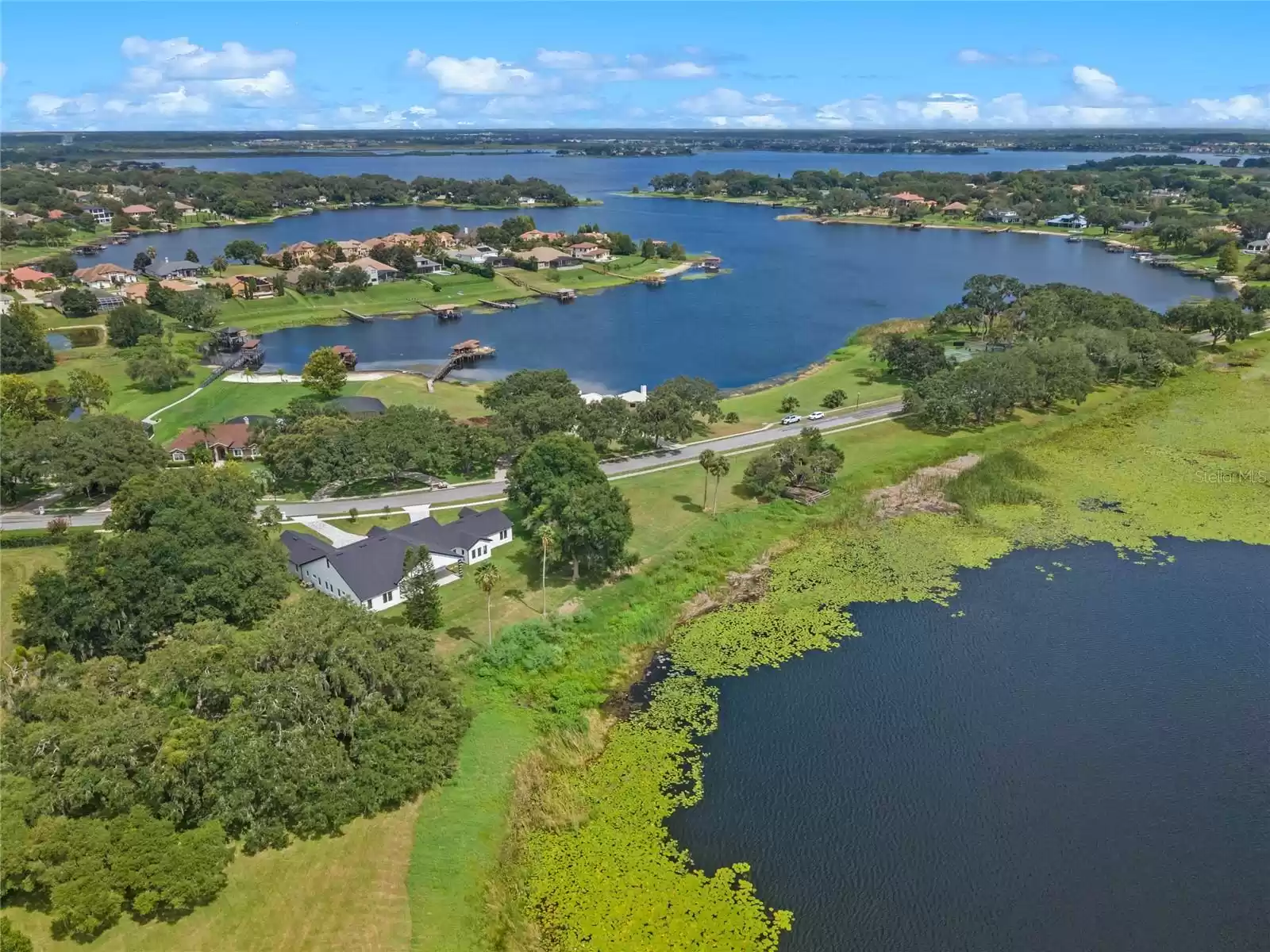 260 DEER ISLE DRIVE, WINTER GARDEN, Florida 34787, 4 Bedrooms Bedrooms, ,4 BathroomsBathrooms,Residential,For Sale,DEER ISLE,MFRO6135342