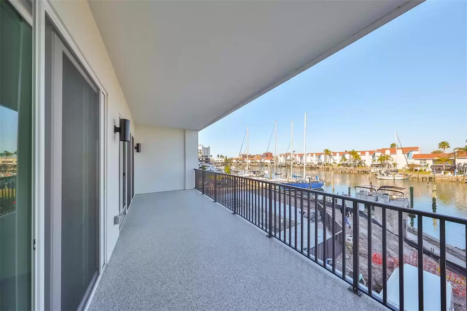 400 150TH AVENUE, MADEIRA BEACH, Florida 33708, 3 Bedrooms Bedrooms, ,3 BathroomsBathrooms,Residential,For Sale,150TH,MFRU8212803