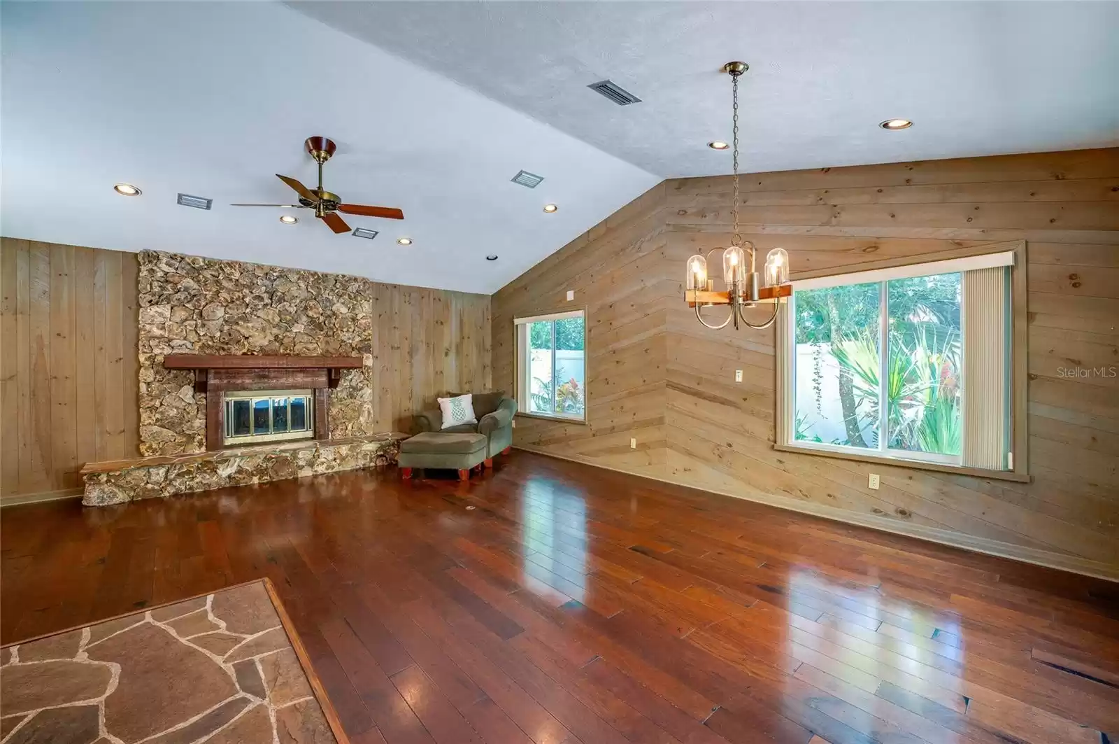 Living room to dining area