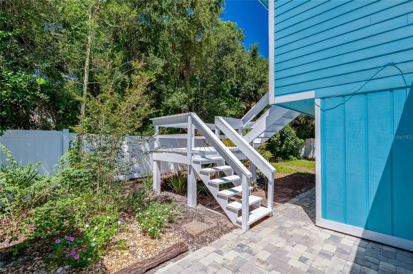 Stairs to room above garage