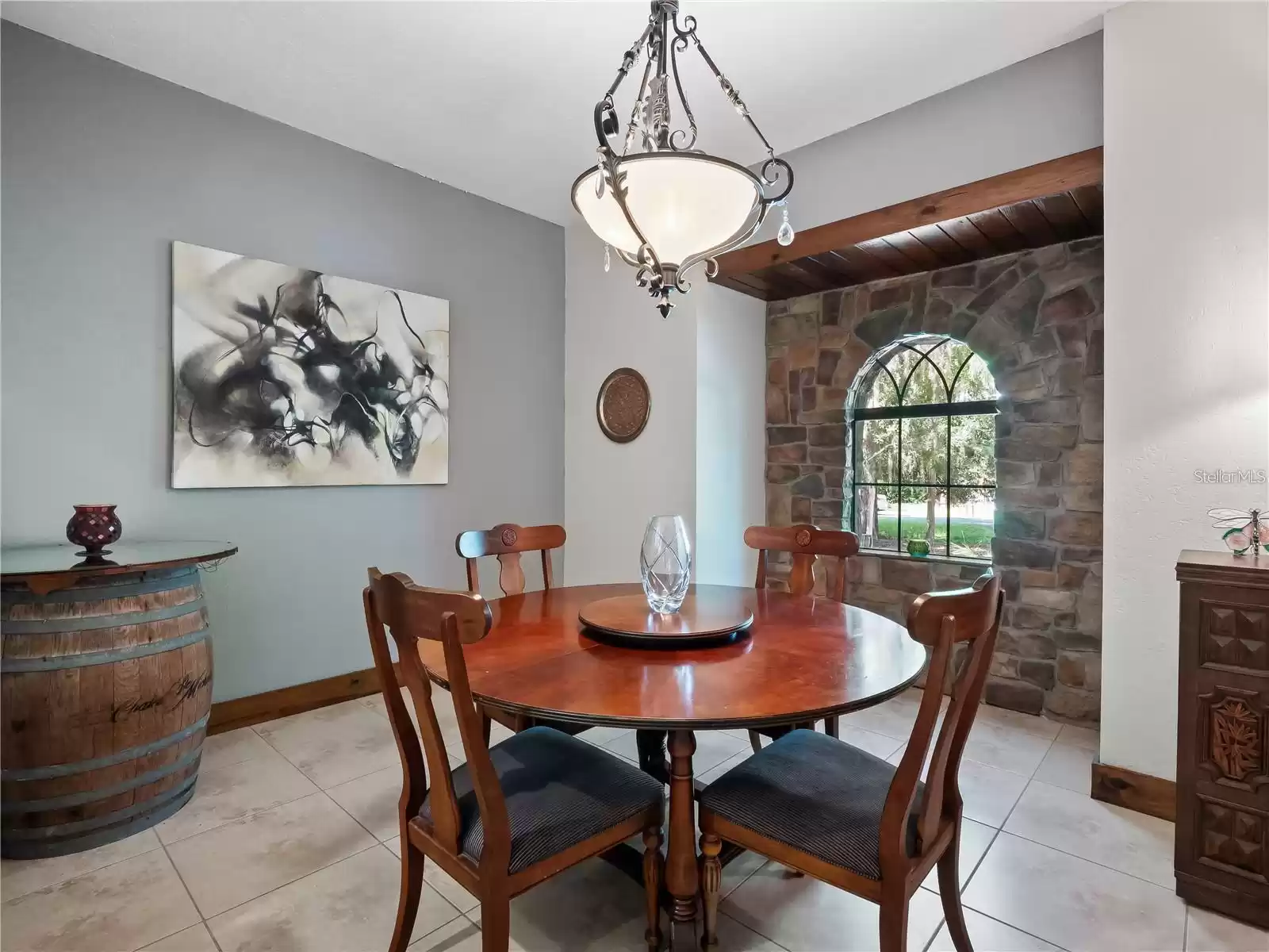 Dining room with accent wall