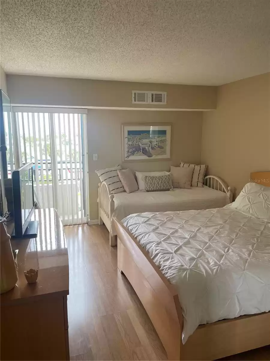 830 GULFVIEW BOULEVARD, CLEARWATER, Florida 33767, 2 Bedrooms Bedrooms, ,2 BathroomsBathrooms,Residential Lease,For Rent,GULFVIEW,MFRU8216643