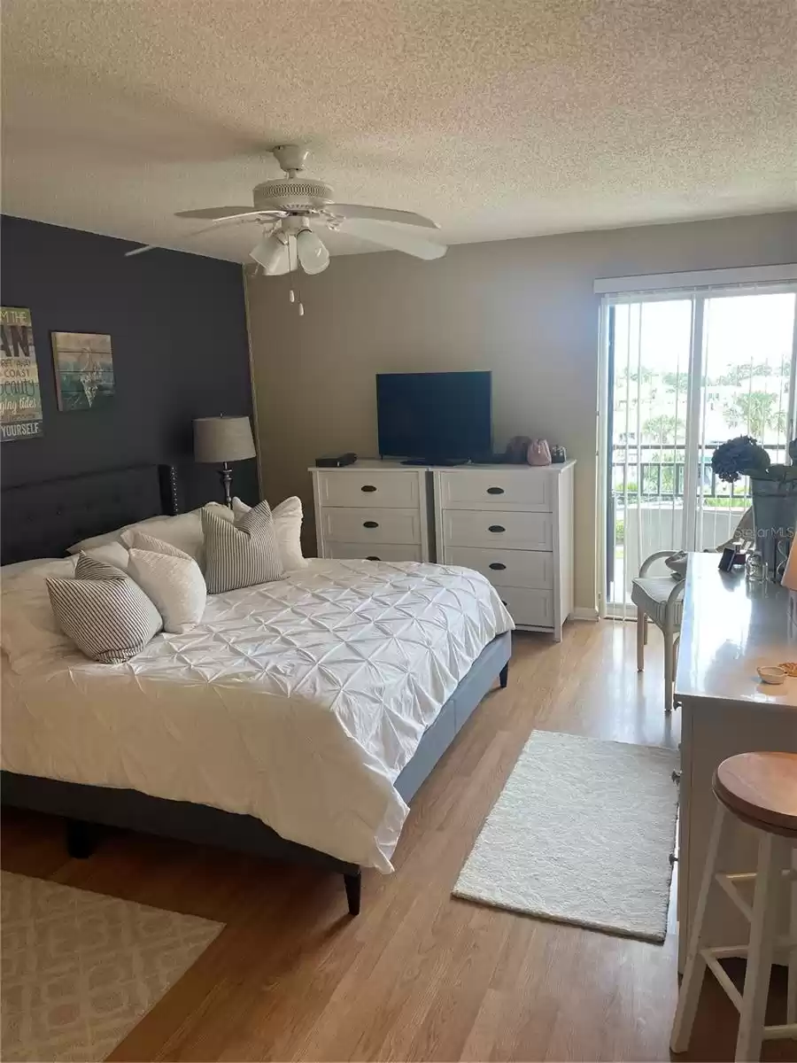 830 GULFVIEW BOULEVARD, CLEARWATER, Florida 33767, 2 Bedrooms Bedrooms, ,2 BathroomsBathrooms,Residential Lease,For Rent,GULFVIEW,MFRU8216643