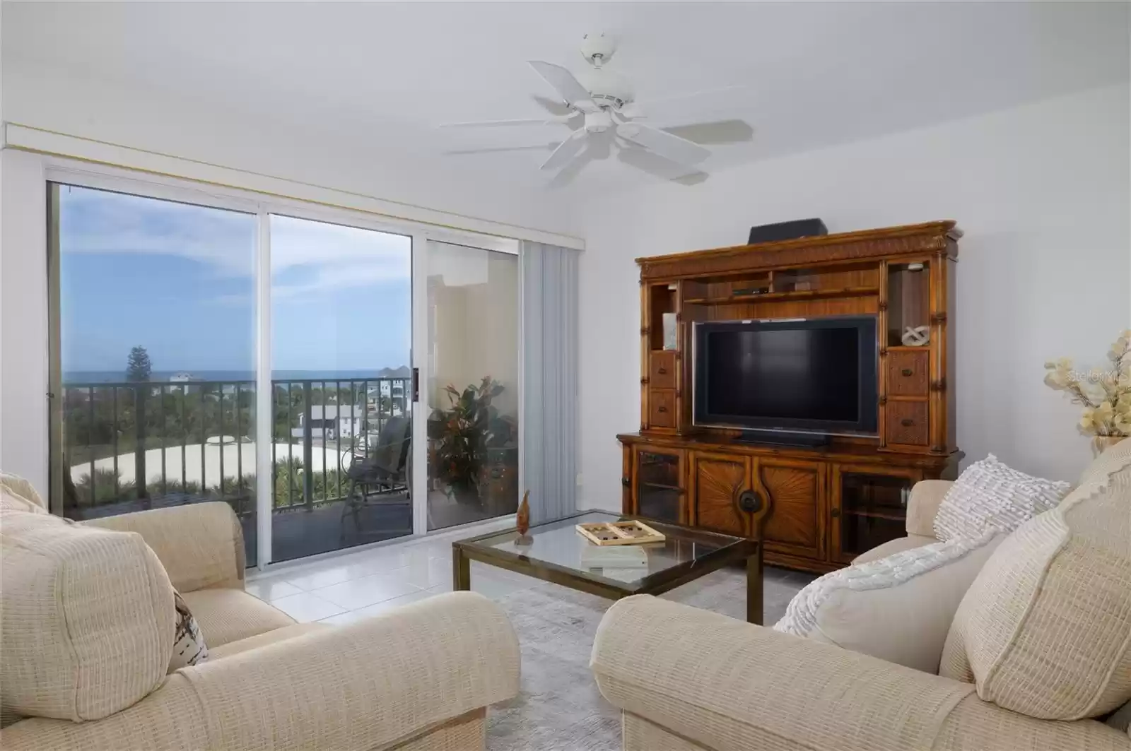 4 OCEANS WEST BOULEVARD, DAYTONA BEACH SHORES, Florida 32118, 2 Bedrooms Bedrooms, ,3 BathroomsBathrooms,Residential,For Sale,OCEANS WEST,MFRV4932833