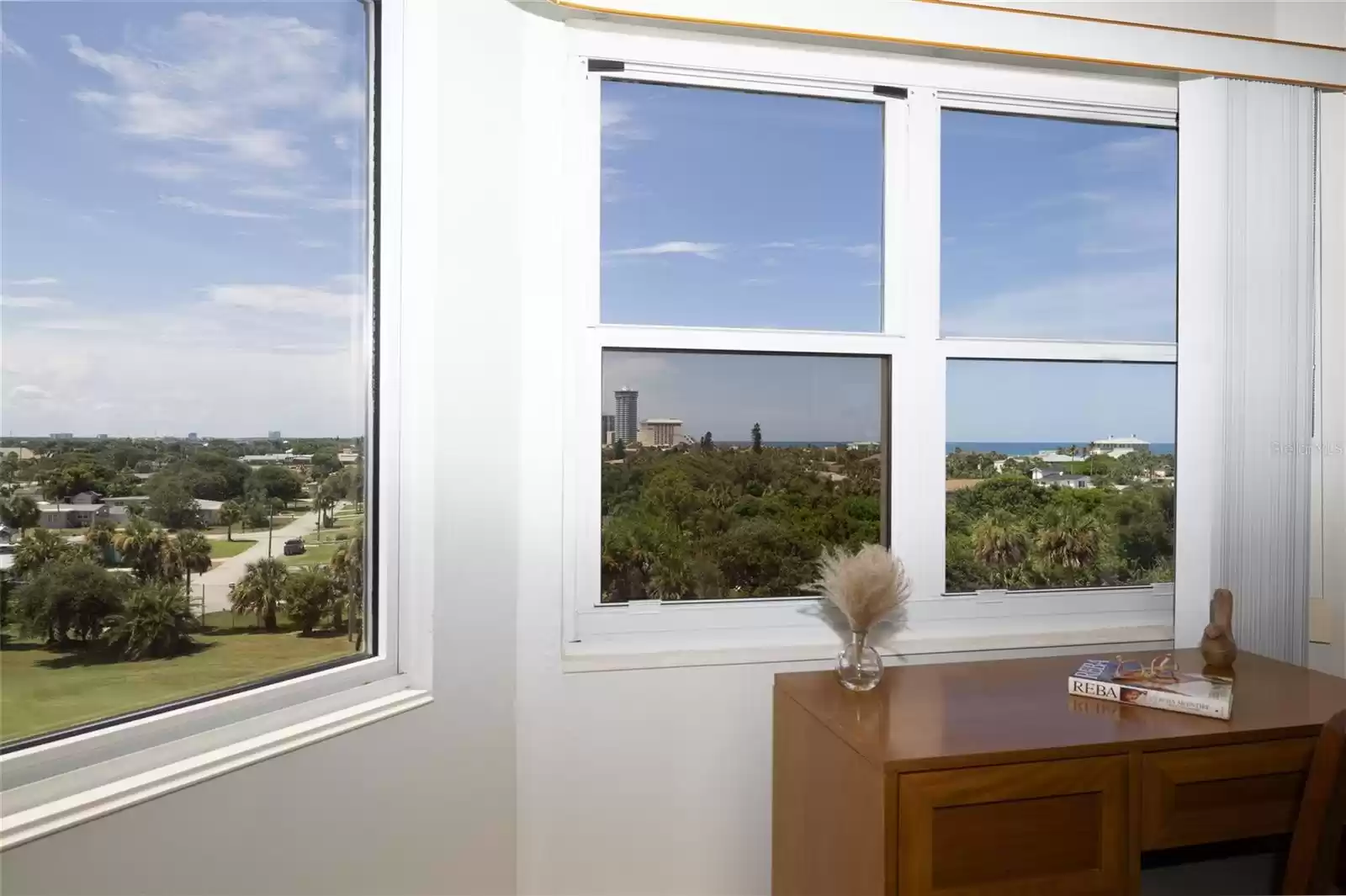 4 OCEANS WEST BOULEVARD, DAYTONA BEACH SHORES, Florida 32118, 2 Bedrooms Bedrooms, ,3 BathroomsBathrooms,Residential,For Sale,OCEANS WEST,MFRV4932833