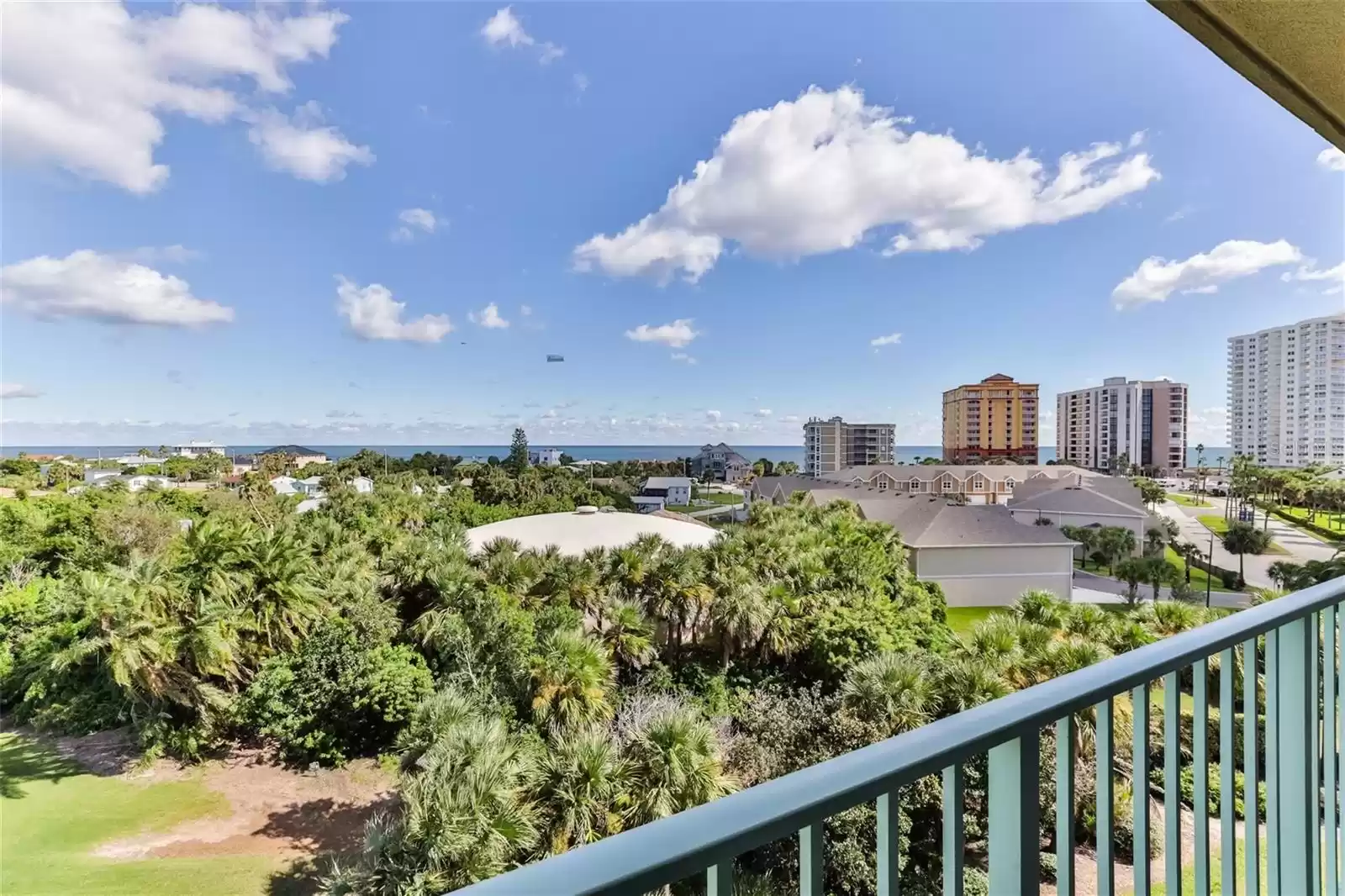 4 OCEANS WEST BOULEVARD, DAYTONA BEACH SHORES, Florida 32118, 2 Bedrooms Bedrooms, ,3 BathroomsBathrooms,Residential,For Sale,OCEANS WEST,MFRV4932833