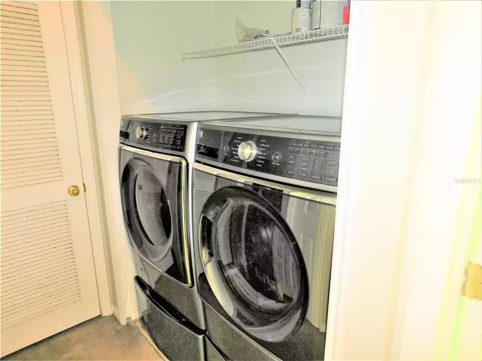 Newer Washer & Dryer Set