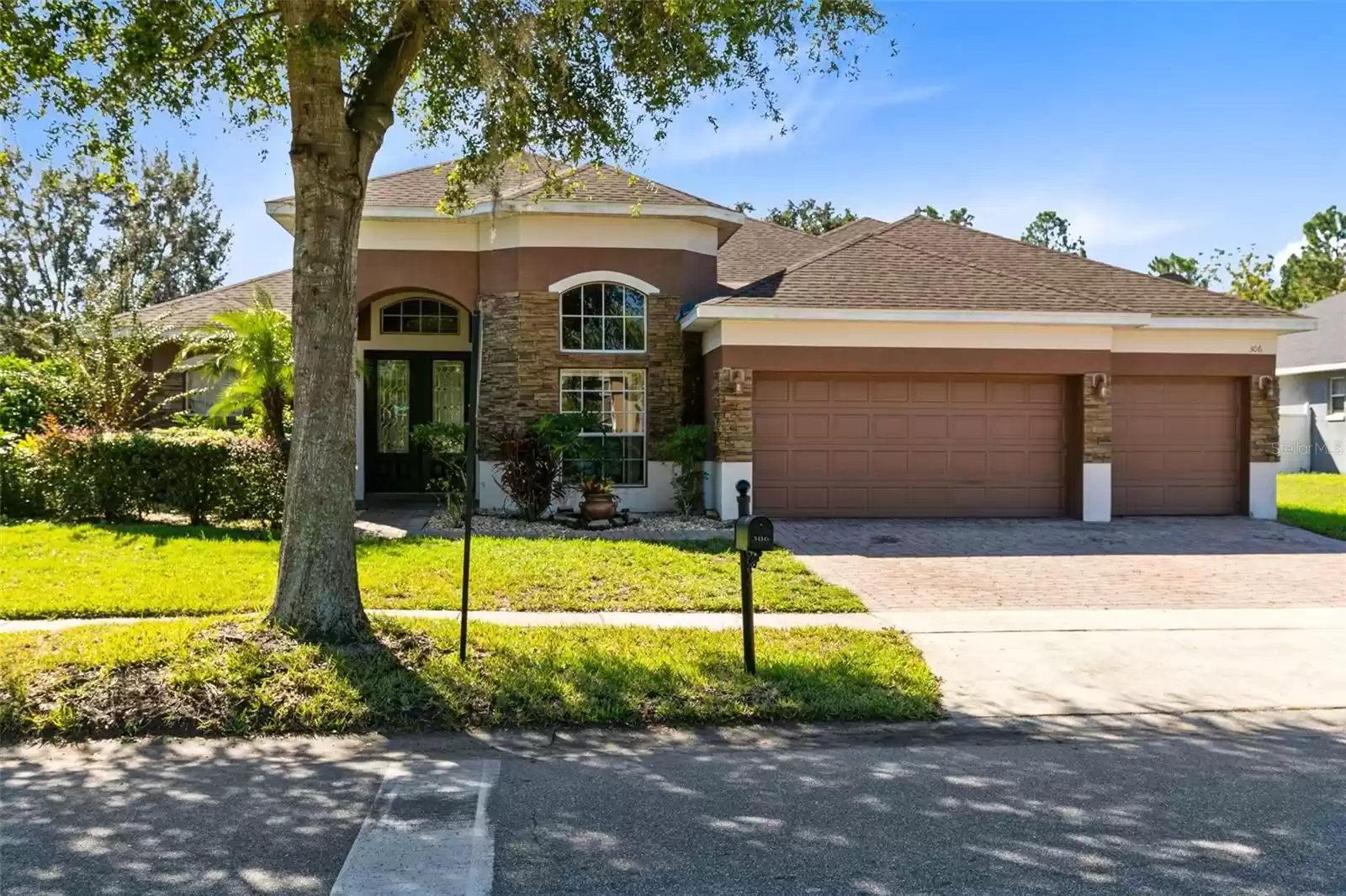 306 ALEXANDRIA PLACE DRIVE, APOPKA, Florida 32712, 5 Bedrooms Bedrooms, ,3 BathroomsBathrooms,Residential,For Sale,ALEXANDRIA PLACE,MFRO6150010