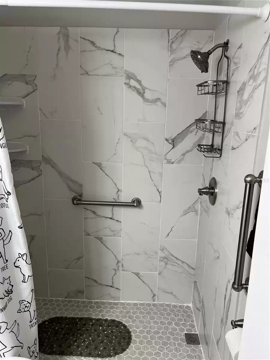 TILE SURROUND SHOWER