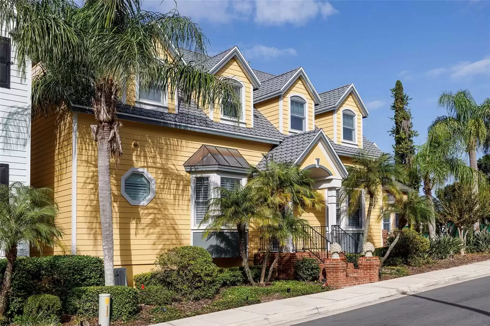 307 SHADOW HARBOUR LANE, MOUNT DORA, Florida 32757, 5 Bedrooms Bedrooms, ,3 BathroomsBathrooms,Residential,For Sale,SHADOW HARBOUR,MFRG5074770