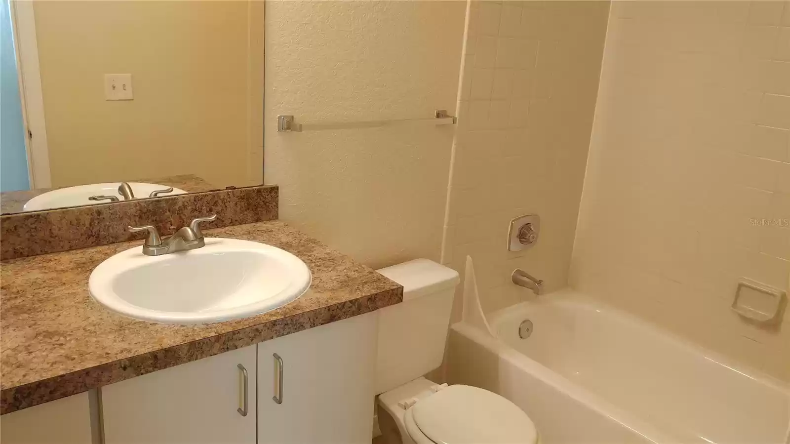 1029 HIAWASSEE ROAD, ORLANDO, Florida 32835, 2 Bedrooms Bedrooms, ,2 BathroomsBathrooms,Residential,For Sale,HIAWASSEE,MFRO6155239