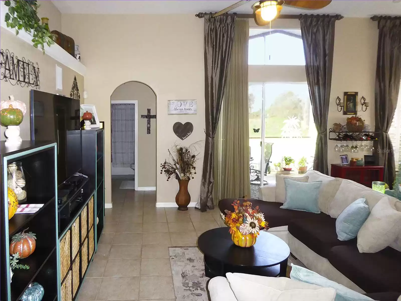 Family room to hallway of bedroom 4 and pool bath