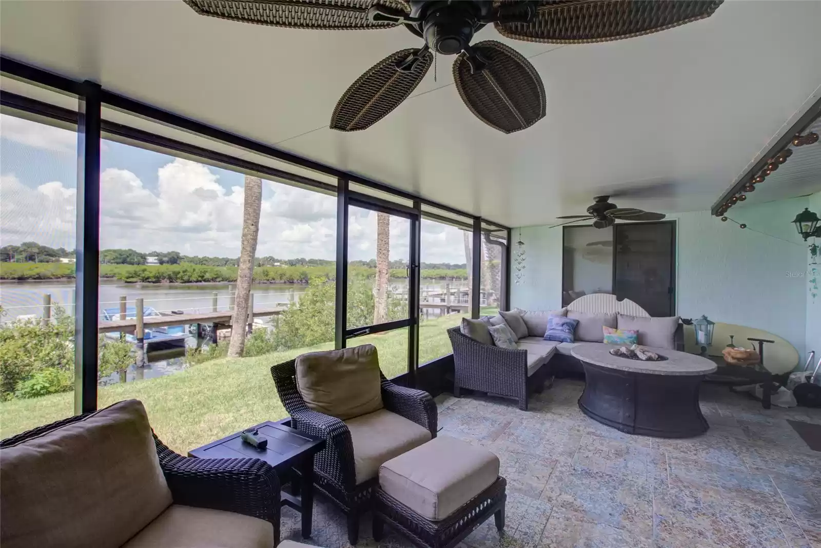 Waterfront view Screened in Overlooking ICW Access