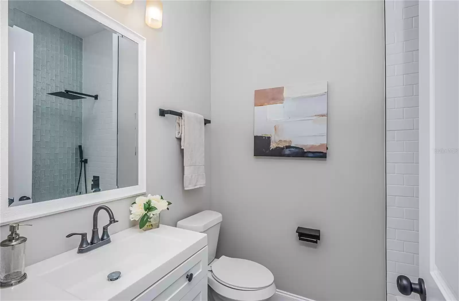 guest bath with tub/shower