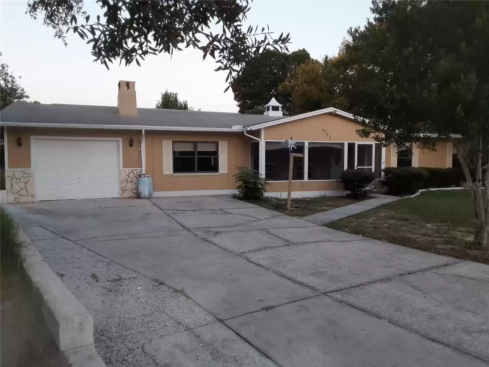 4582 CRESCENT ROAD, SPRING HILL, Florida 34606, 4 Bedrooms Bedrooms, ,2 BathroomsBathrooms,Residential,For Sale,CRESCENT,MFRO6157908