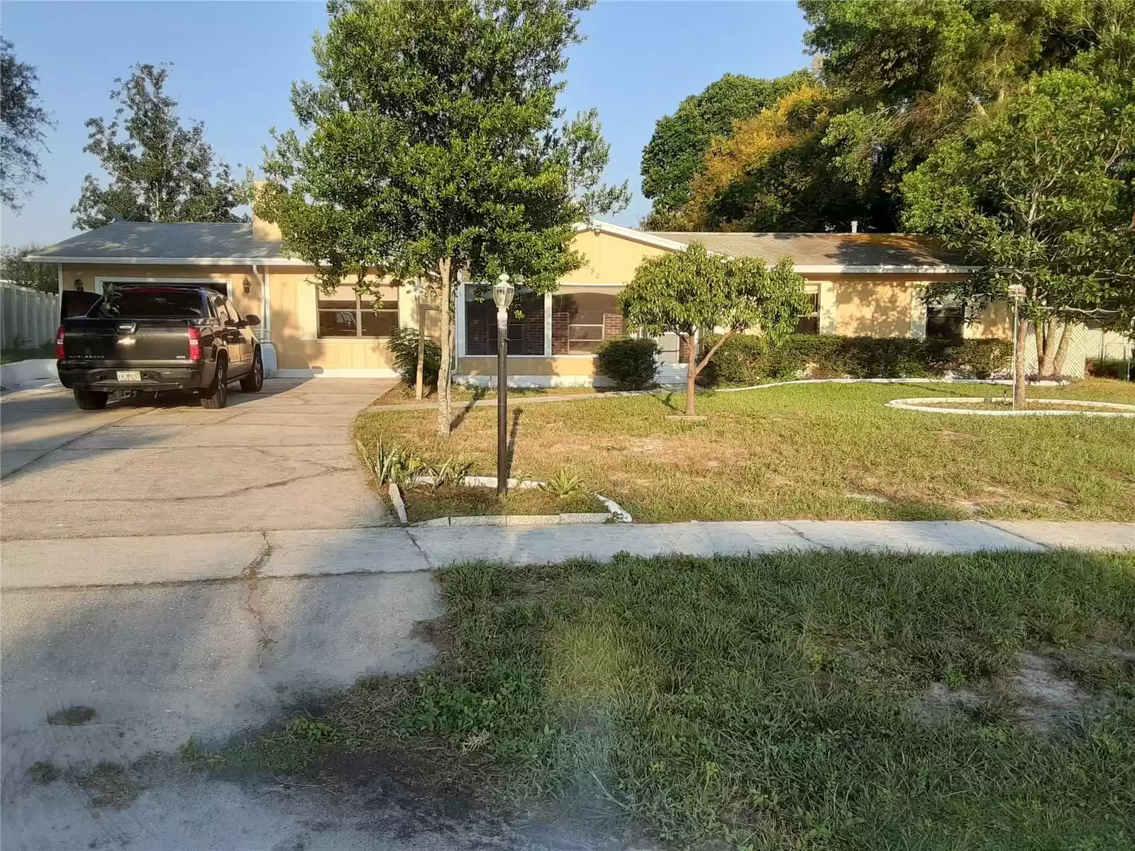 big front yard and driveway could hold car and boat......