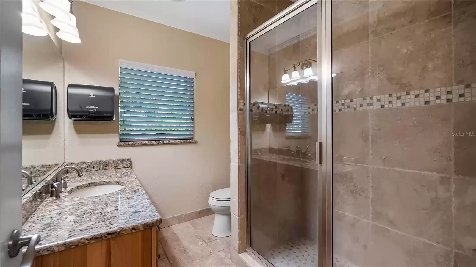 Secondary bathroom in hall