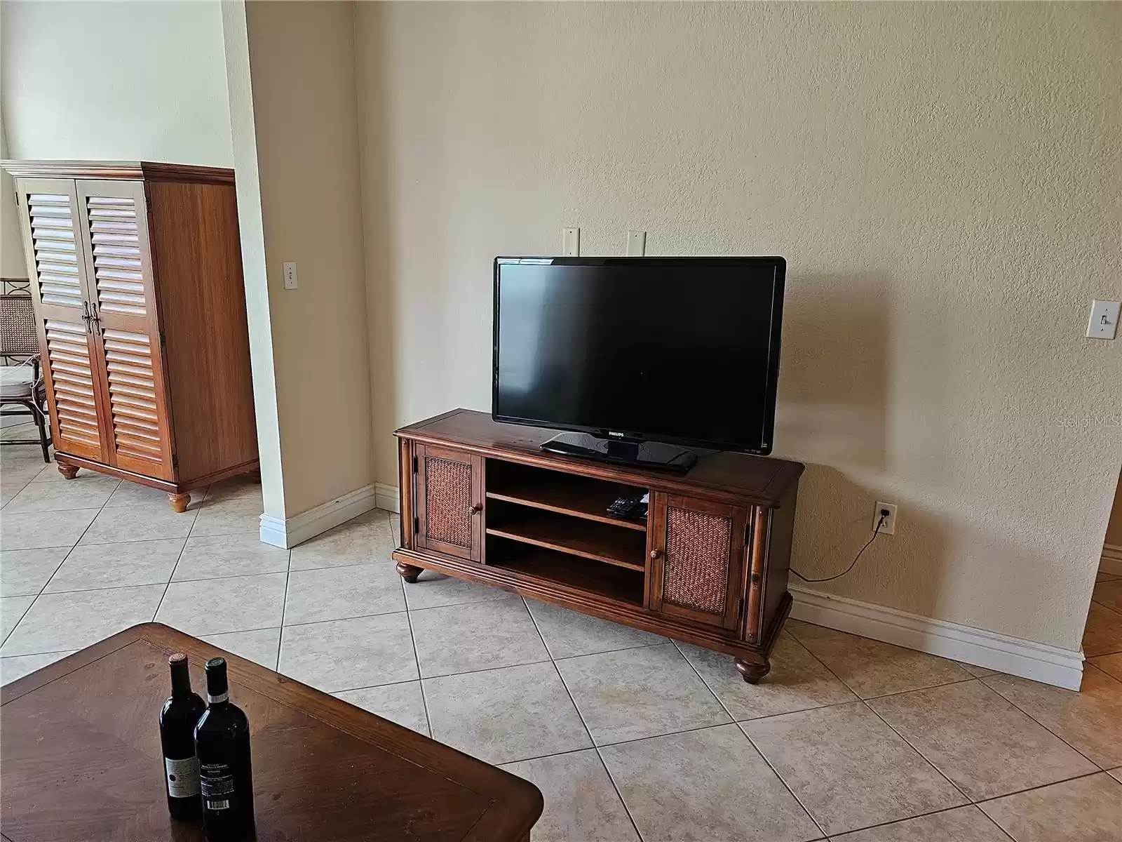 2715 VIA CAPRI, CLEARWATER, Florida 33764, 2 Bedrooms Bedrooms, ,2 BathroomsBathrooms,Residential Lease,For Rent,VIA CAPRI,MFRT3488659