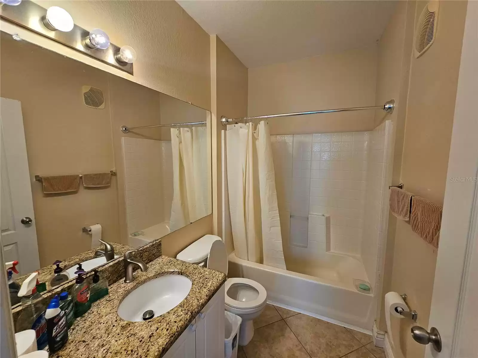 2715 VIA CAPRI, CLEARWATER, Florida 33764, 2 Bedrooms Bedrooms, ,2 BathroomsBathrooms,Residential Lease,For Rent,VIA CAPRI,MFRT3488659