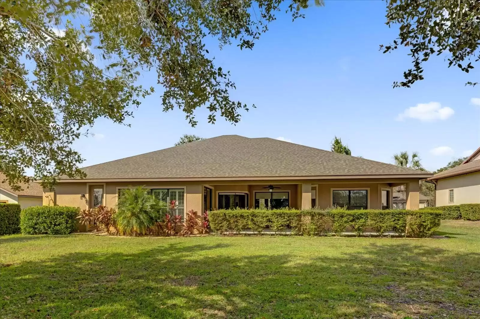 5418 MEADOW HILL LOOP, LADY LAKE, Florida 32159, 5 Bedrooms Bedrooms, ,3 BathroomsBathrooms,Residential,For Sale,MEADOW HILL LOOP,MFRG5075823