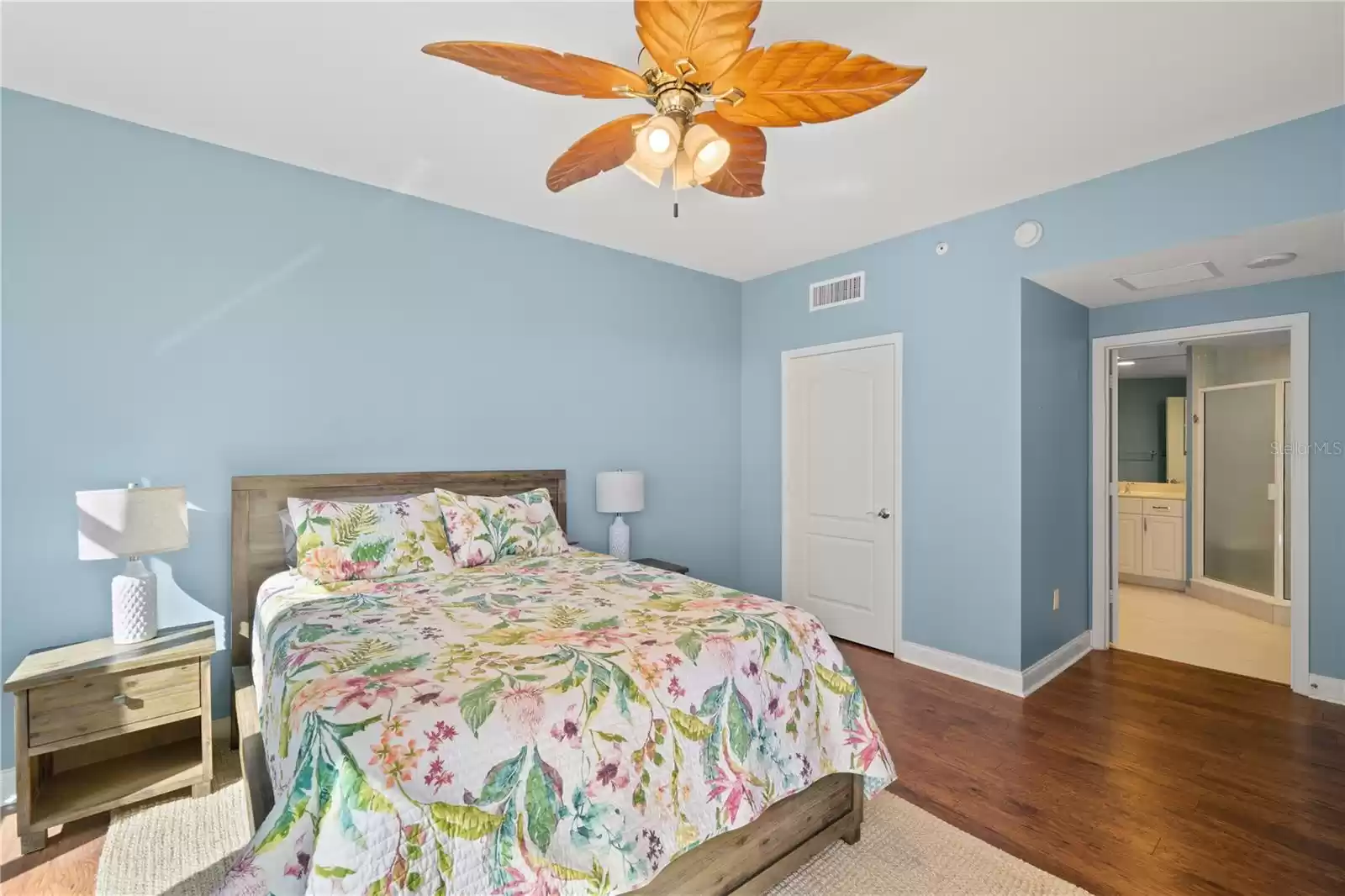 521 MANDALAY AVENUE, CLEARWATER BEACH, Florida 33767, 2 Bedrooms Bedrooms, ,2 BathroomsBathrooms,Residential Lease,For Rent,MANDALAY,MFRU8222987