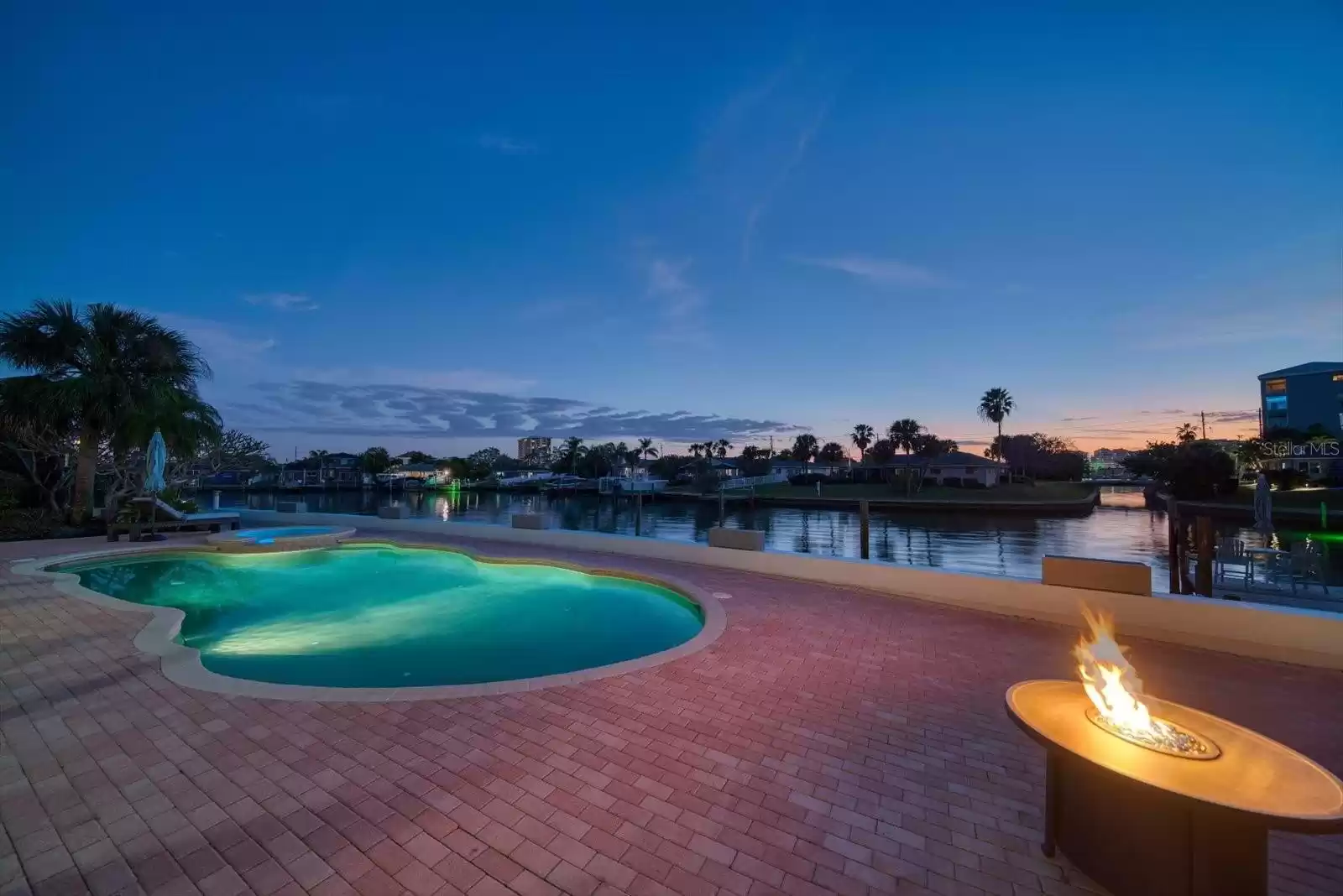 612 SNUG ISLAND, CLEARWATER, Florida 33767, 4 Bedrooms Bedrooms, ,3 BathroomsBathrooms,Residential,For Sale,SNUG,MFRU8223433