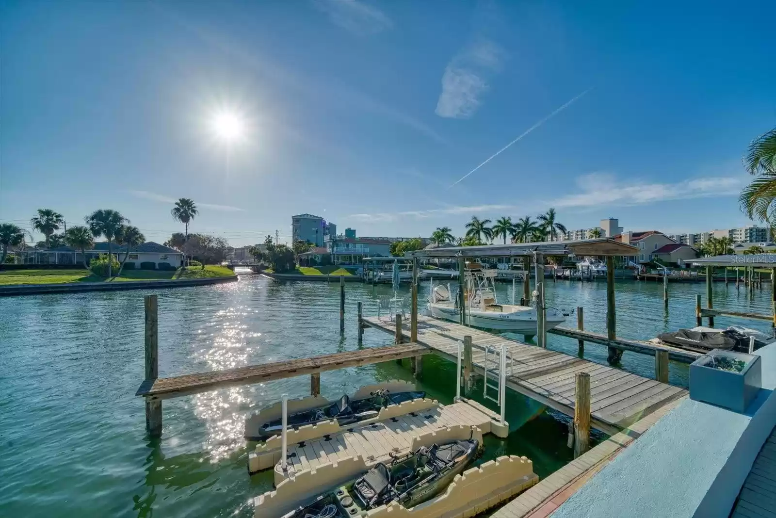 612 SNUG ISLAND, CLEARWATER, Florida 33767, 4 Bedrooms Bedrooms, ,3 BathroomsBathrooms,Residential,For Sale,SNUG,MFRU8223433