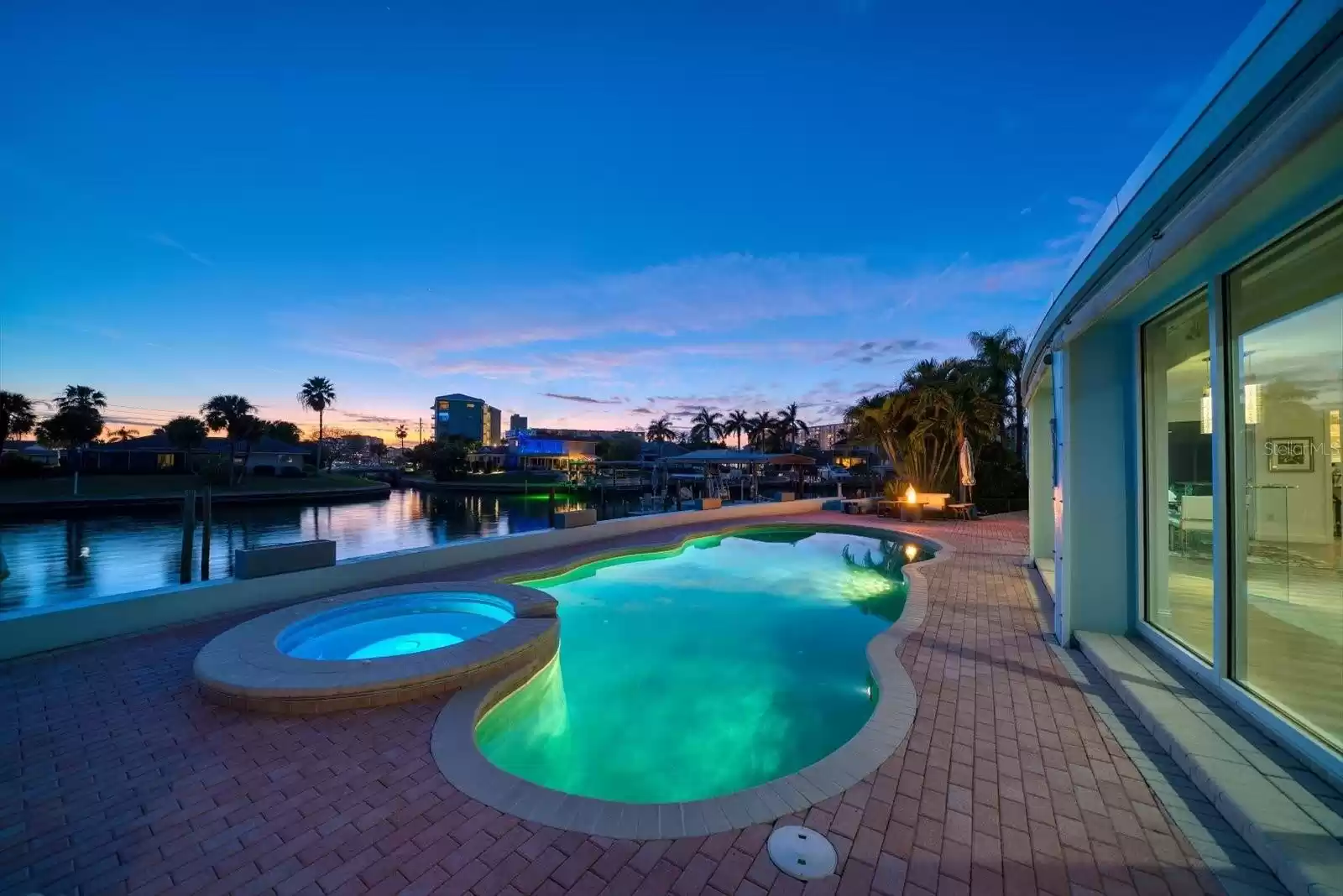 612 SNUG ISLAND, CLEARWATER, Florida 33767, 4 Bedrooms Bedrooms, ,3 BathroomsBathrooms,Residential,For Sale,SNUG,MFRU8223433