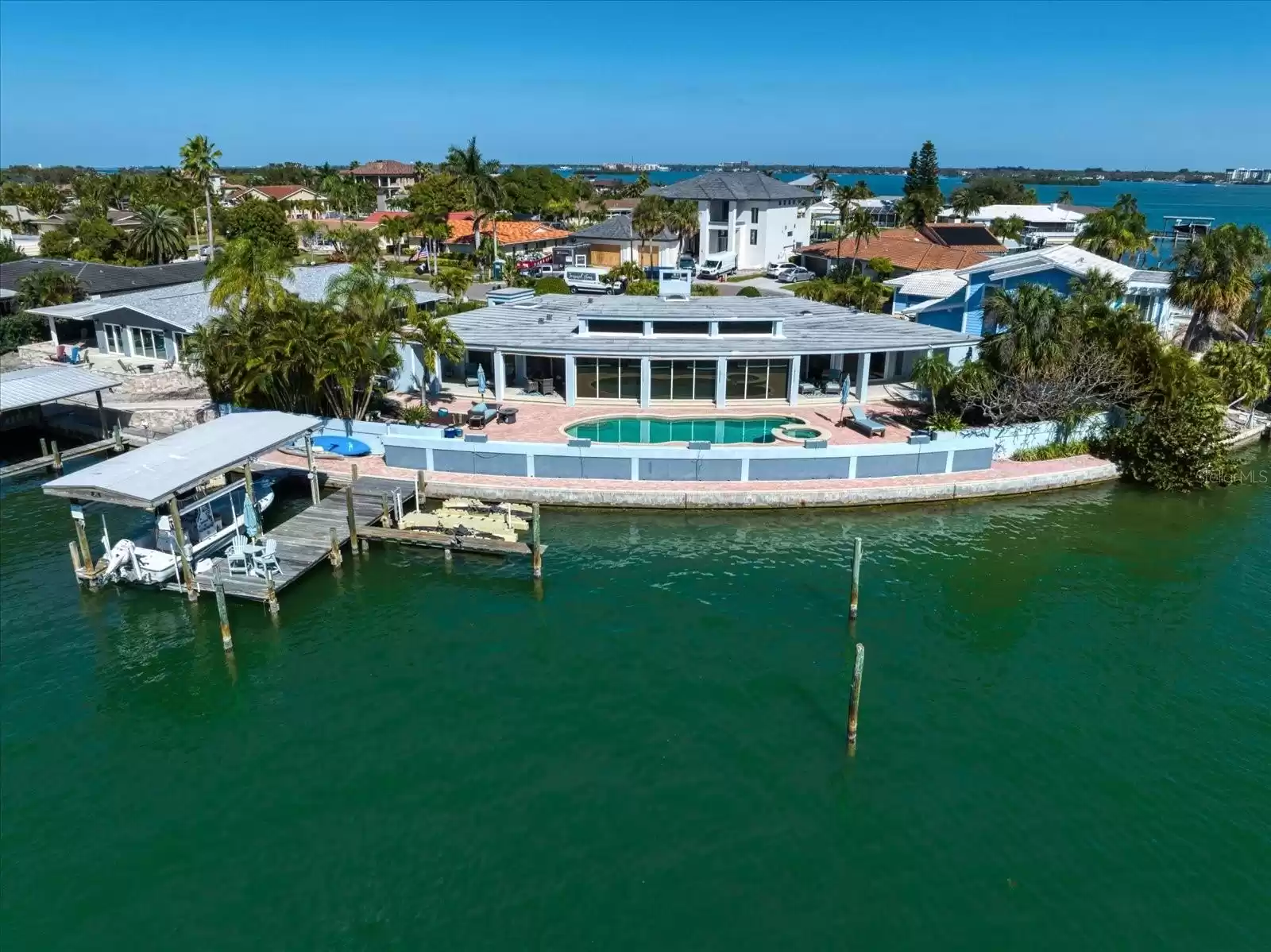 612 SNUG ISLAND, CLEARWATER, Florida 33767, 4 Bedrooms Bedrooms, ,3 BathroomsBathrooms,Residential,For Sale,SNUG,MFRU8223433