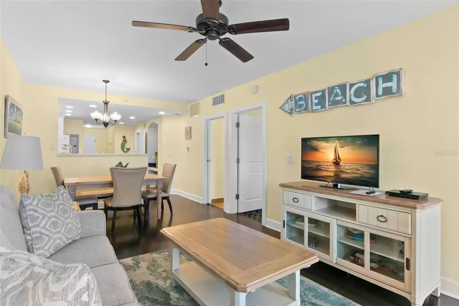 399 C 2ND STREET, INDIAN ROCKS BEACH, Florida 33785, 2 Bedrooms Bedrooms, ,2 BathroomsBathrooms,Residential,For Sale,C 2ND,MFRU8221879