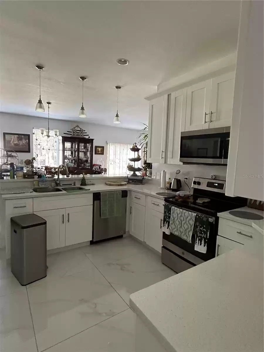 KITCHEN NEW CABINETS AND GRANITE TOPS