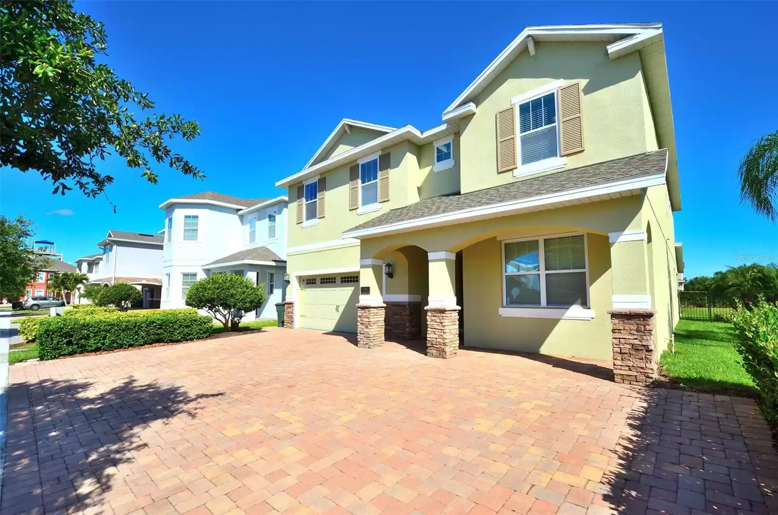 7601 MACKINAW LANE, KISSIMMEE, Florida 34747, 8 Bedrooms Bedrooms, ,6 BathroomsBathrooms,Residential,For Sale,MACKINAW,MFRS5095772