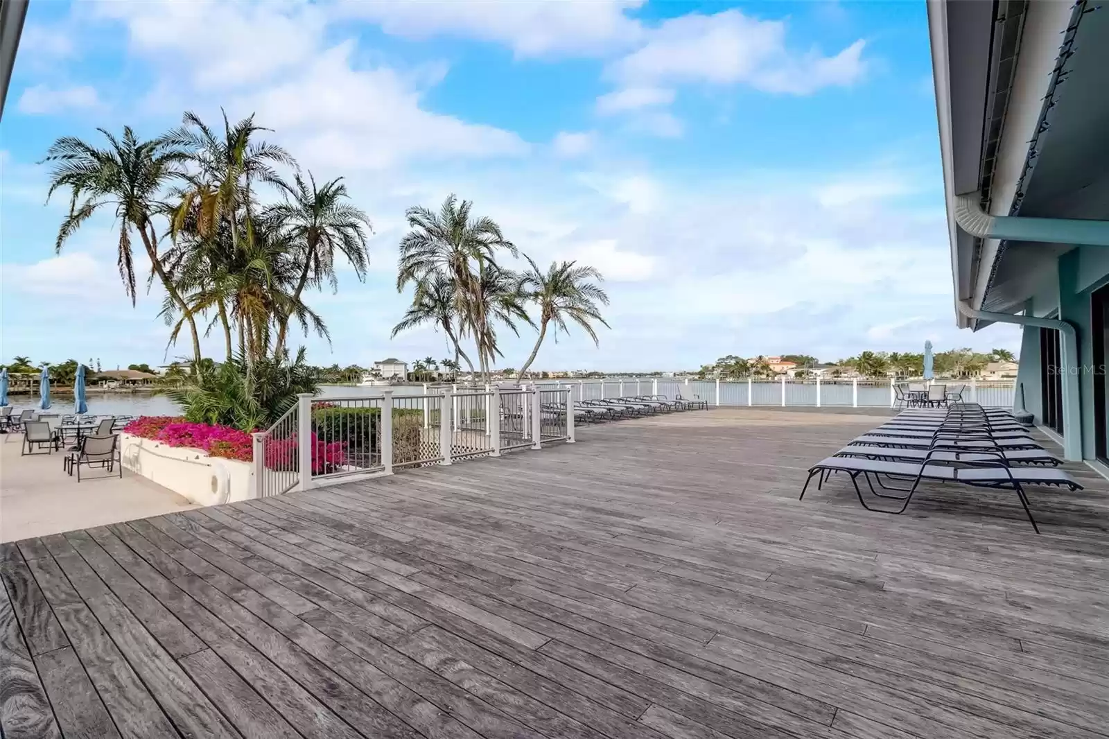 Upper deck above the waterfront pool