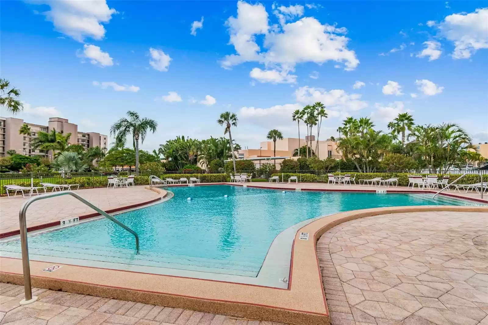 7600 SUN ISLAND DRIVE, SOUTH PASADENA, Florida 33707, 2 Bedrooms Bedrooms, ,2 BathroomsBathrooms,Residential,For Sale,SUN ISLAND,MFRU8224298